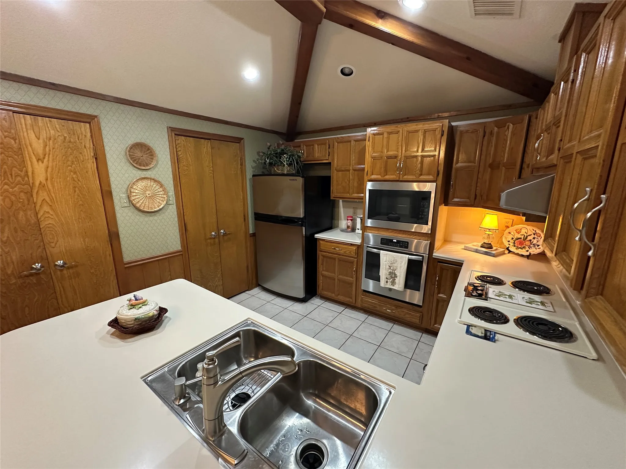 Single Family Residence For Sale in Dallas County , 1420 Oxford Place, Mesquite, Texas 75149, 3 Bedroom, 2 Bathroom, 2 Garage spaces, 1,891 Sqft, built in 1981, mls#21397456, Real Estate Agent in Mesquite, Homes For Sale in Dallas county, Homes For Sale in Mesquite, Realtor in Mesquite Texas, Real Estate Brokerage Independent Realty Texas, Luminita Cordes Realtor