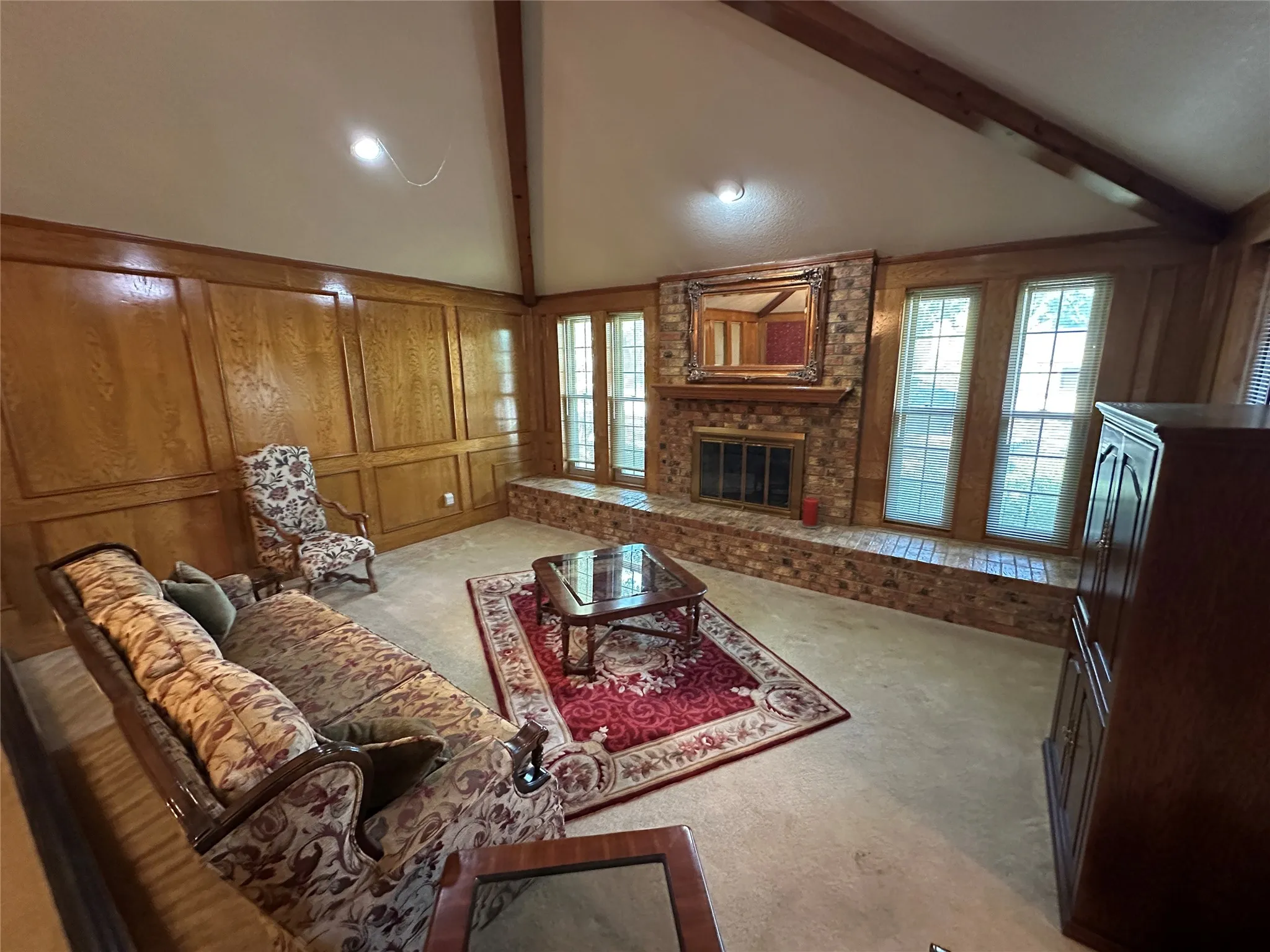 Single Family Residence For Sale in Dallas County , 1420 Oxford Place, Mesquite, Texas 75149, 3 Bedroom, 2 Bathroom, 2 Garage spaces, 1,891 Sqft, built in 1981, mls#21397456, Real Estate Agent in Mesquite, Homes For Sale in Dallas county, Homes For Sale in Mesquite, Realtor in Mesquite Texas, Real Estate Brokerage Independent Realty Texas, Luminita Cordes Realtor