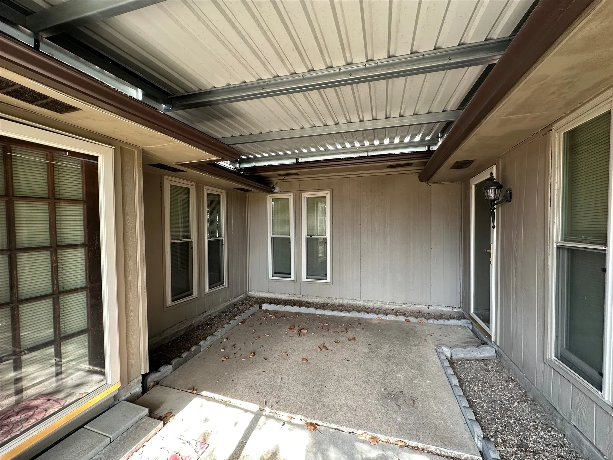 Single Family Residence For Sale in Dallas County , 1420 Oxford Place, Mesquite, Texas 75149, 3 Bedroom, 2 Bathroom, 2 Garage spaces, 1,891 Sqft, built in 1981, mls#21397456, Real Estate Agent in Mesquite, Homes For Sale in Dallas county, Homes For Sale in Mesquite, Realtor in Mesquite Texas, Real Estate Brokerage Independent Realty Texas, Luminita Cordes Realtor