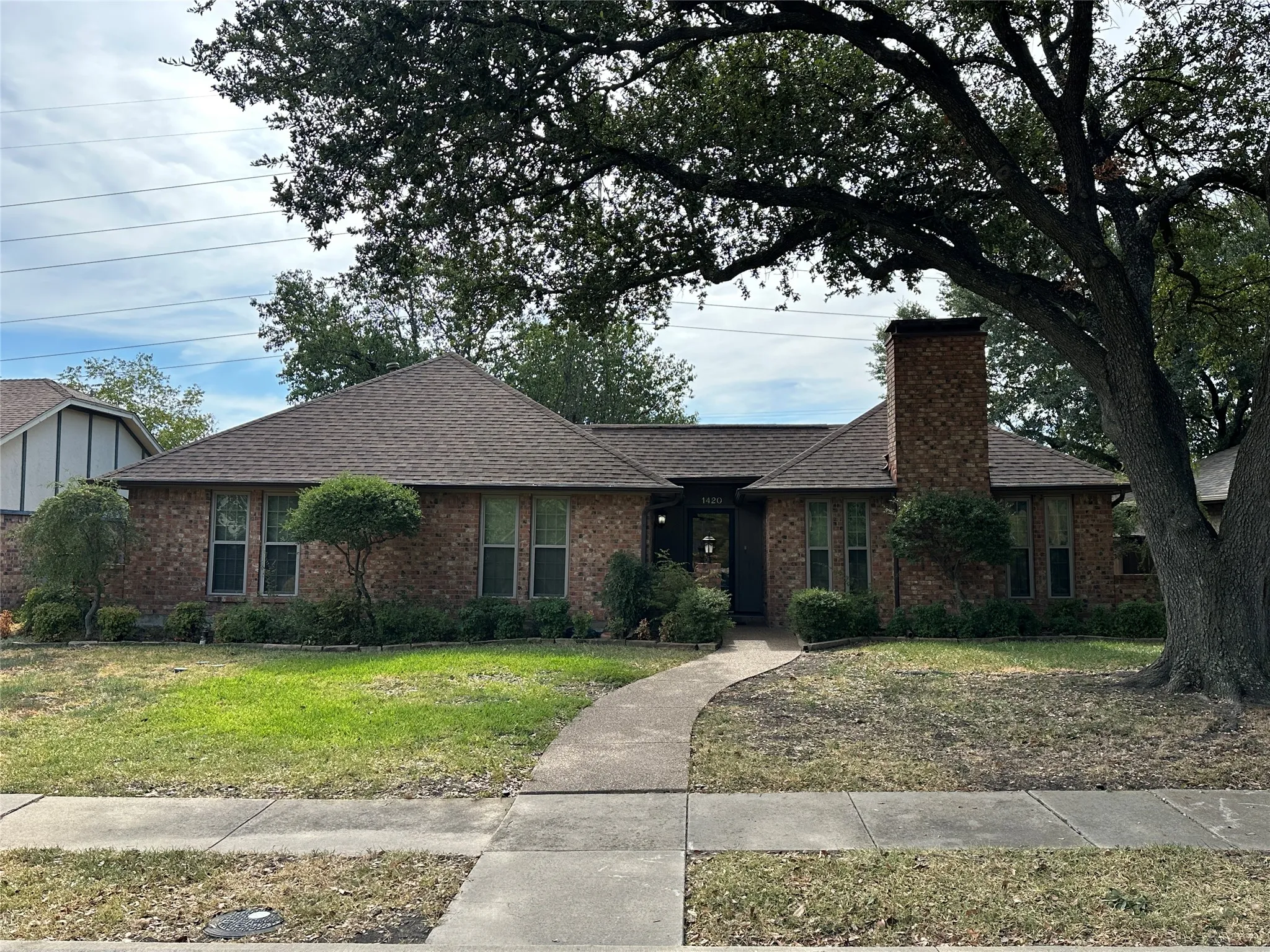 Single Family Residence For Sale in Dallas County , 1420 Oxford Place, Mesquite, Texas 75149, 3 Bedroom, 2 Bathroom, 2 Garage spaces, 1,891 Sqft, built in 1981, mls#21397456, Real Estate Agent in Mesquite, Homes For Sale in Dallas county, Homes For Sale in Mesquite, Realtor in Mesquite Texas, Real Estate Brokerage Independent Realty Texas, Luminita Cordes Realtor