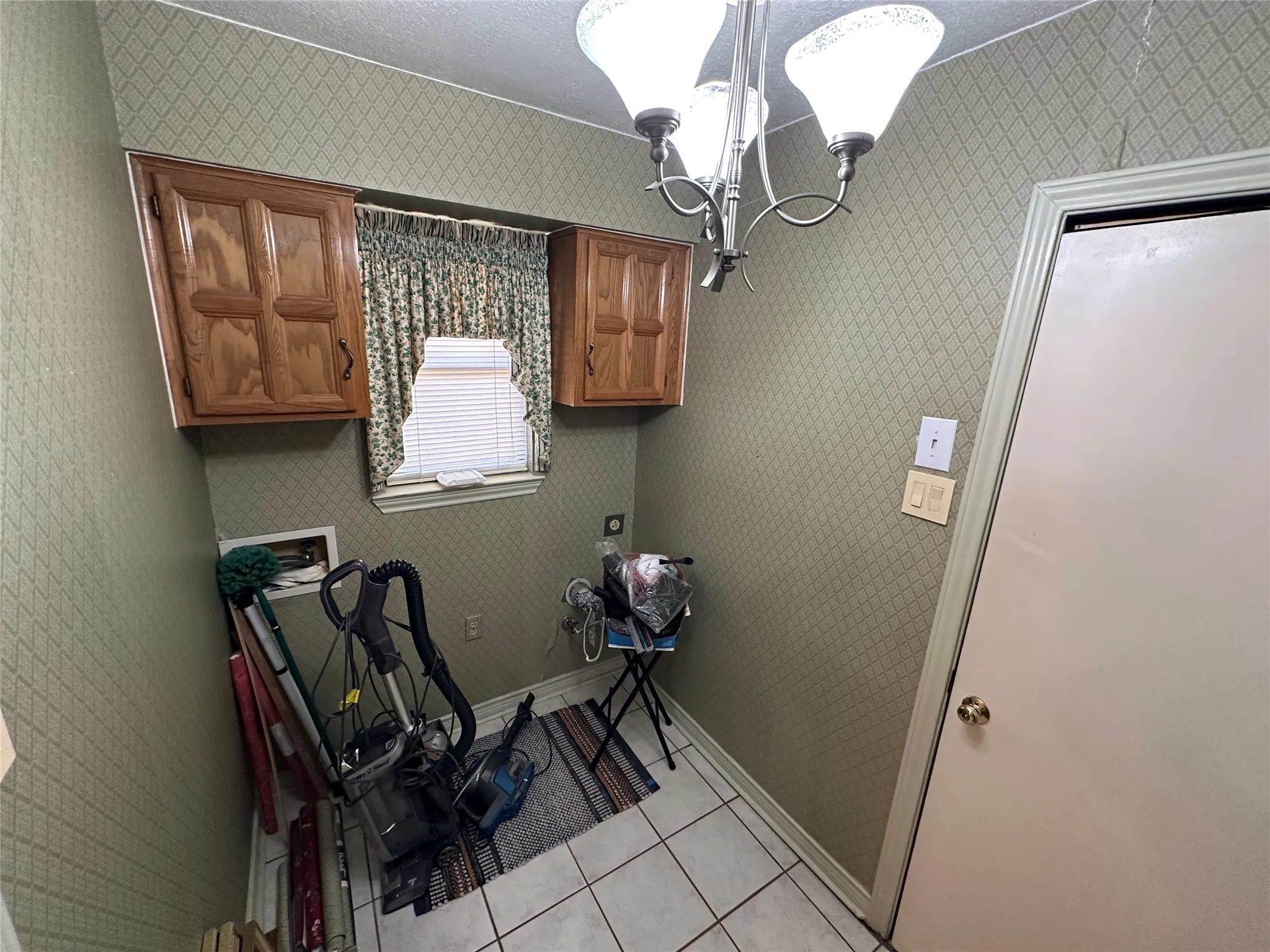 Single Family Residence For Sale in Dallas County , 1420 Oxford Place, Mesquite, Texas 75149, 3 Bedroom, 2 Bathroom, 2 Garage spaces, 1,891 Sqft, built in 1981, mls#21397456, Real Estate Agent in Mesquite, Homes For Sale in Dallas county, Homes For Sale in Mesquite, Realtor in Mesquite Texas, Real Estate Brokerage Independent Realty Texas, Luminita Cordes Realtor