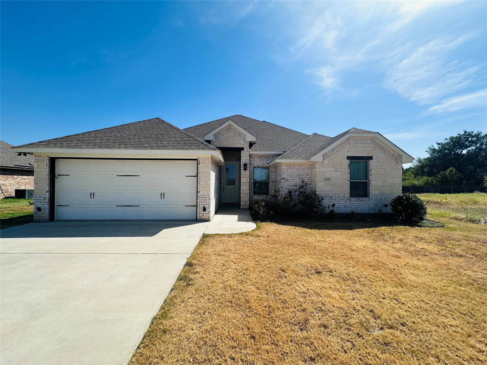 Single Family Residence For Sale in Hood County , 3341 White Horse Drive, Granbury, Texas 76049, 4 Bedroom, 2 Bathroom, 2 Garage spaces, 1,717 Sqft, built in 2021, mls#21398326, Real Estate Agent in Granbury, Homes For Sale in Hood county, Homes For Sale in Granbury, Realtor in Granbury Texas, Real Estate Brokerage Independent Realty Texas, Luminita Cordes Realtor