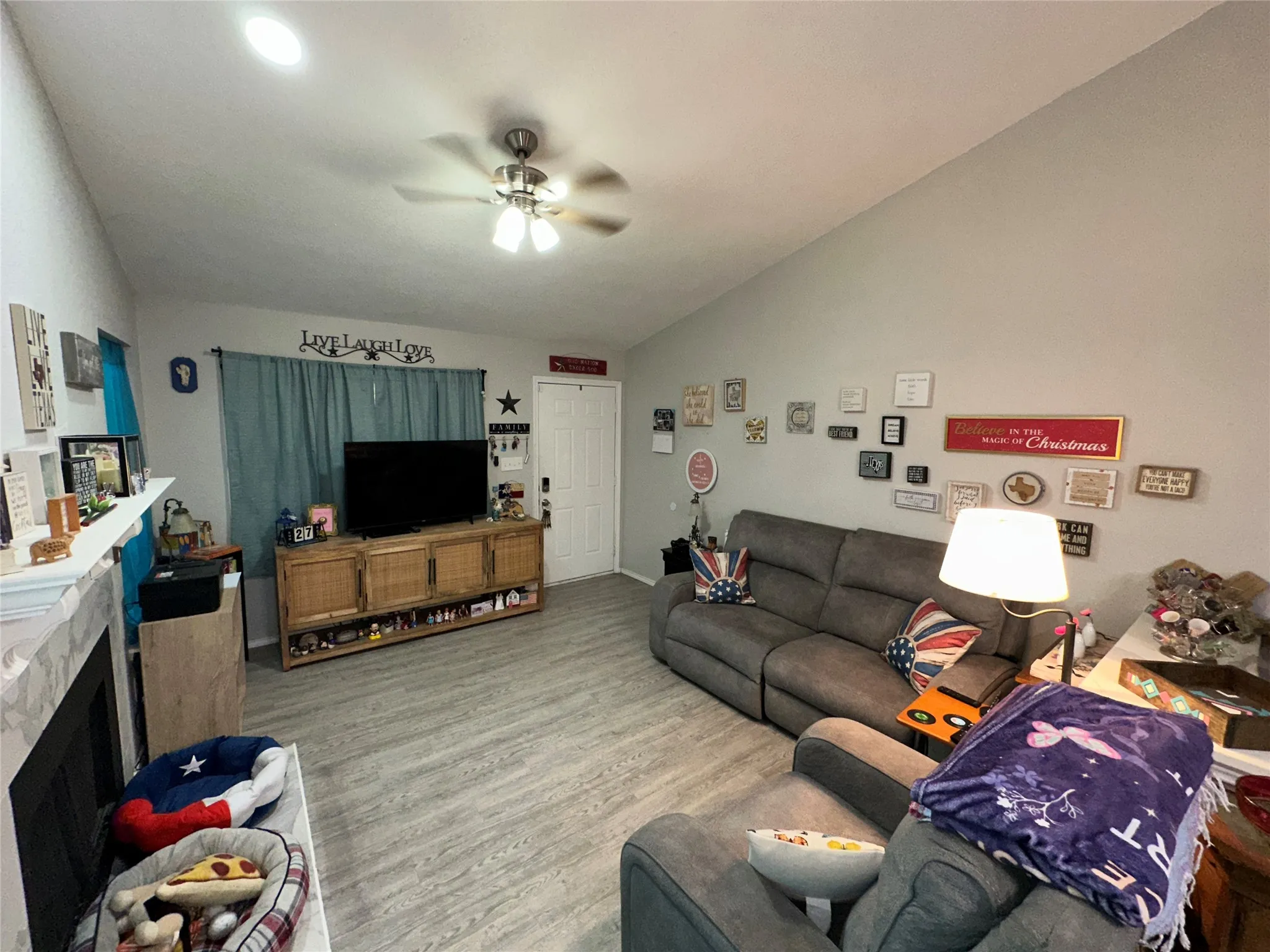 Single Family Residence For Sale in Dallas County , 504 Rustic Court, Irving, Texas 75060, 3 Bedroom, 2 Bathroom, Garage spaces, 1,173 Sqft, built in 1986, mls#21396840, Real Estate Agent in Irving, Homes For Sale in Dallas county, Homes For Sale in Irving, Realtor in Irving Texas, Real Estate Brokerage Independent Realty Texas, Luminita Cordes Realtor