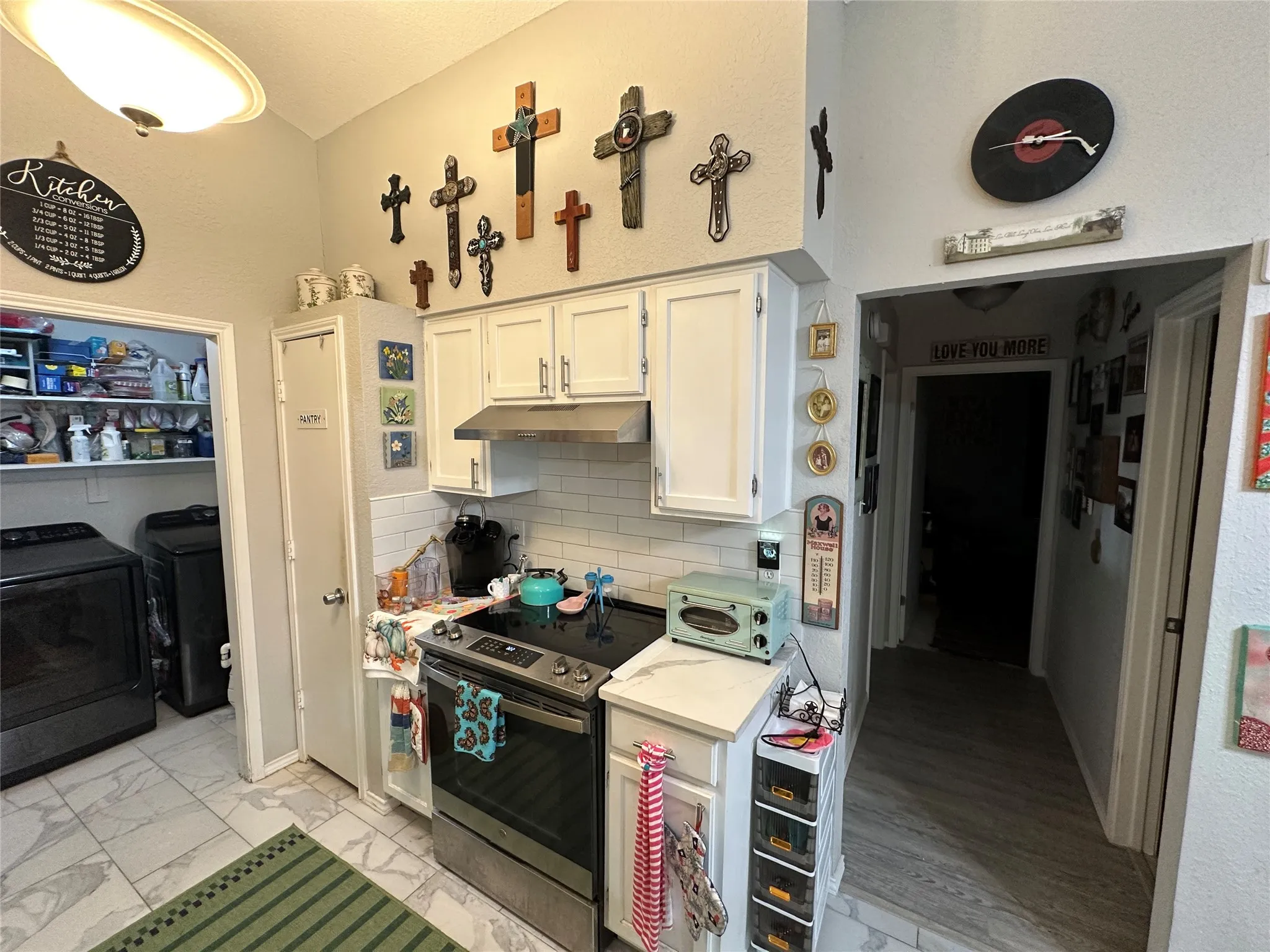 Single Family Residence For Sale in Dallas County , 504 Rustic Court, Irving, Texas 75060, 3 Bedroom, 2 Bathroom, Garage spaces, 1,173 Sqft, built in 1986, mls#21396840, Real Estate Agent in Irving, Homes For Sale in Dallas county, Homes For Sale in Irving, Realtor in Irving Texas, Real Estate Brokerage Independent Realty Texas, Luminita Cordes Realtor