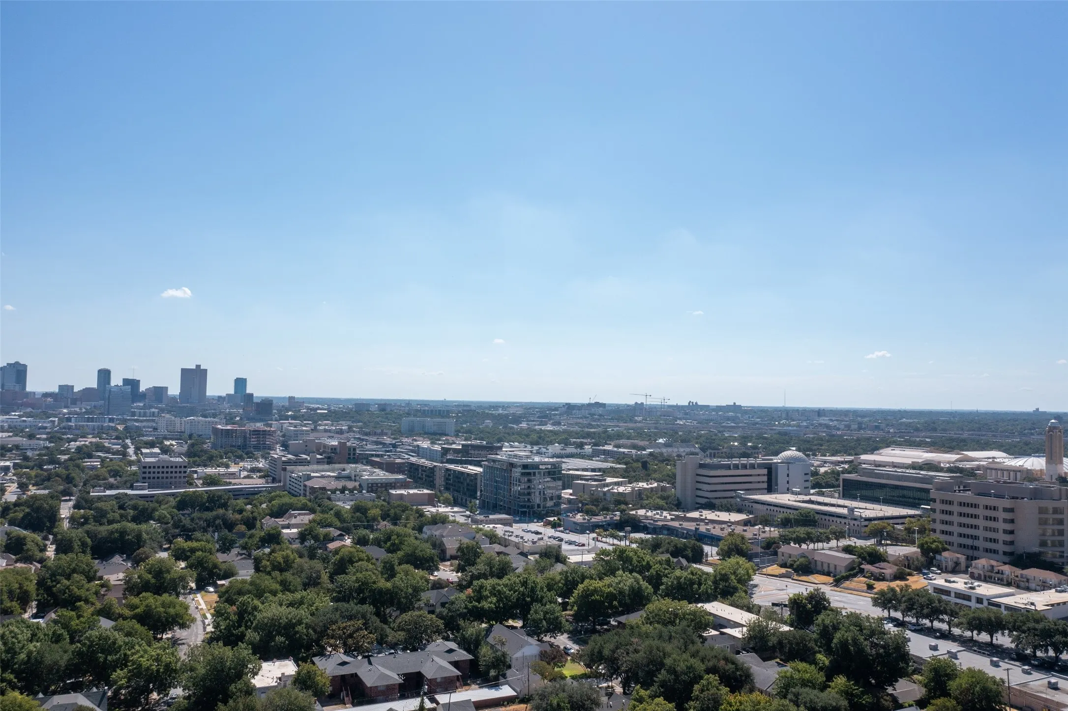 Townhouse For Sale in Tarrant County , 3701 W 5th Street, Fort Worth, Texas 76107, 2 Bedroom, 3 Bathroom, 2 Garage spaces, 1,885 Sqft, built in 1978, mls#21396416, Real Estate Agent in Fort Worth, Homes For Sale in Tarrant county, Homes For Sale in Fort Worth, Realtor in Fort Worth Texas, Real Estate Brokerage Independent Realty Texas, Luminita Cordes Realtor