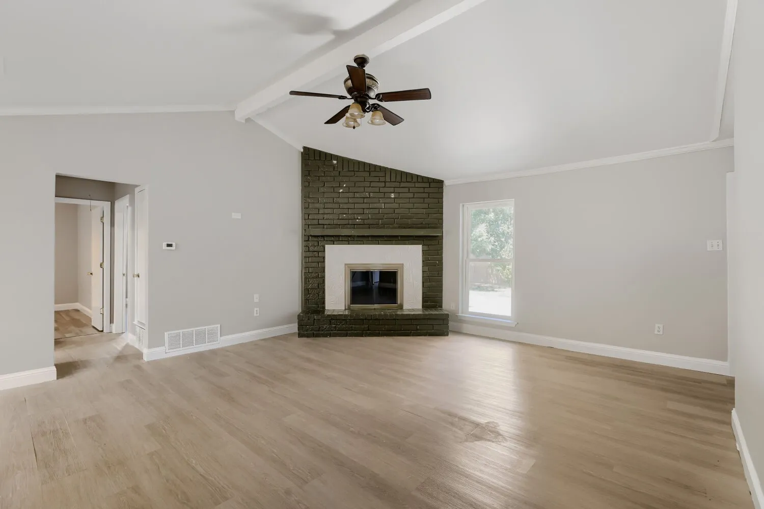 Single Family Residence For Sale in Tarrant County , 6917 Post Oak Drive, North Richland Hills, Texas 76182, 3 Bedroom, 2 Bathroom, 2 Garage spaces, 1,530 Sqft, built in 1978, mls#21398107, Real Estate Agent in North Richland Hills, Homes For Sale in Tarrant county, Homes For Sale in North Richland Hills, Realtor in North Richland Hills Texas, Real Estate Brokerage Independent Realty Texas, Luminita Cordes Realtor