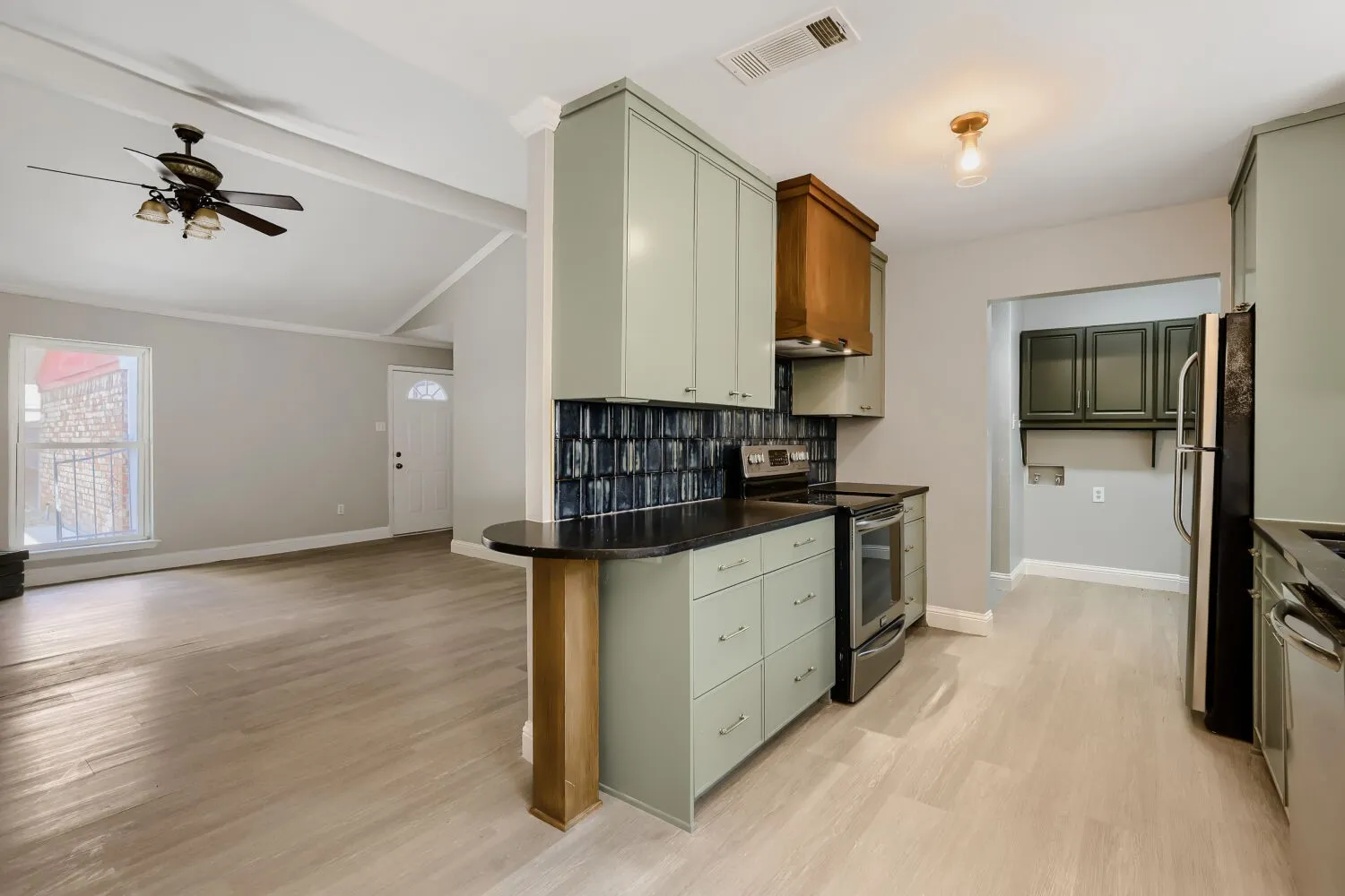 Single Family Residence For Sale in Tarrant County , 6917 Post Oak Drive, North Richland Hills, Texas 76182, 3 Bedroom, 2 Bathroom, 2 Garage spaces, 1,530 Sqft, built in 1978, mls#21398107, Real Estate Agent in North Richland Hills, Homes For Sale in Tarrant county, Homes For Sale in North Richland Hills, Realtor in North Richland Hills Texas, Real Estate Brokerage Independent Realty Texas, Luminita Cordes Realtor
