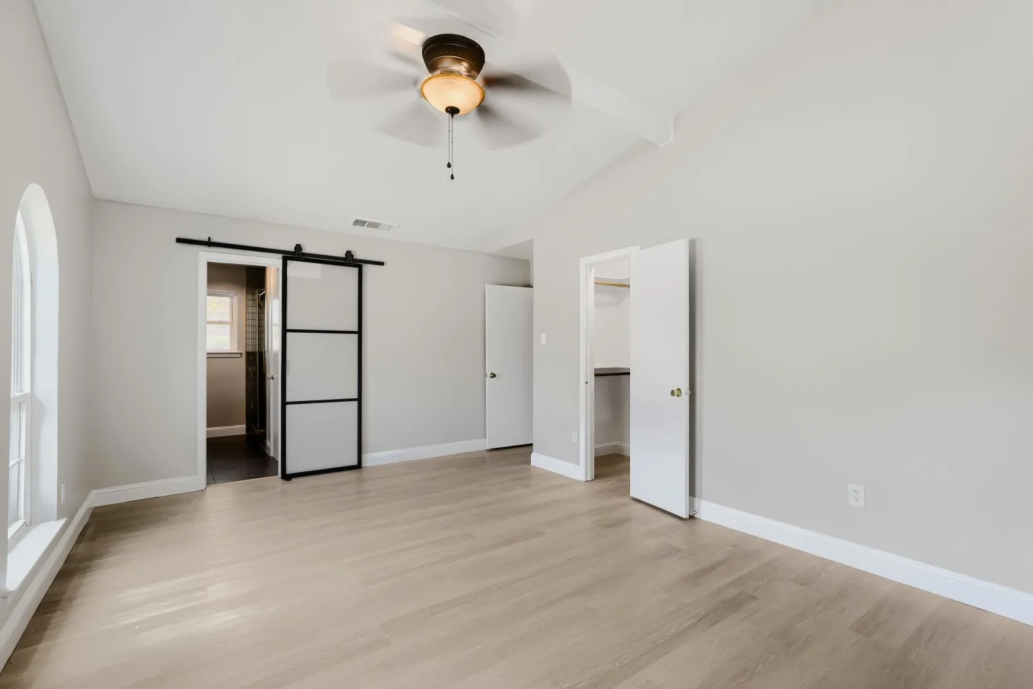 Single Family Residence For Sale in Tarrant County , 6917 Post Oak Drive, North Richland Hills, Texas 76182, 3 Bedroom, 2 Bathroom, 2 Garage spaces, 1,530 Sqft, built in 1978, mls#21398107, Real Estate Agent in North Richland Hills, Homes For Sale in Tarrant county, Homes For Sale in North Richland Hills, Realtor in North Richland Hills Texas, Real Estate Brokerage Independent Realty Texas, Luminita Cordes Realtor