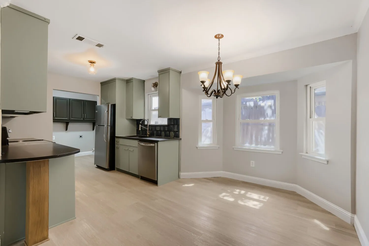 Single Family Residence For Sale in Tarrant County , 6917 Post Oak Drive, North Richland Hills, Texas 76182, 3 Bedroom, 2 Bathroom, 2 Garage spaces, 1,530 Sqft, built in 1978, mls#21398107, Real Estate Agent in North Richland Hills, Homes For Sale in Tarrant county, Homes For Sale in North Richland Hills, Realtor in North Richland Hills Texas, Real Estate Brokerage Independent Realty Texas, Luminita Cordes Realtor