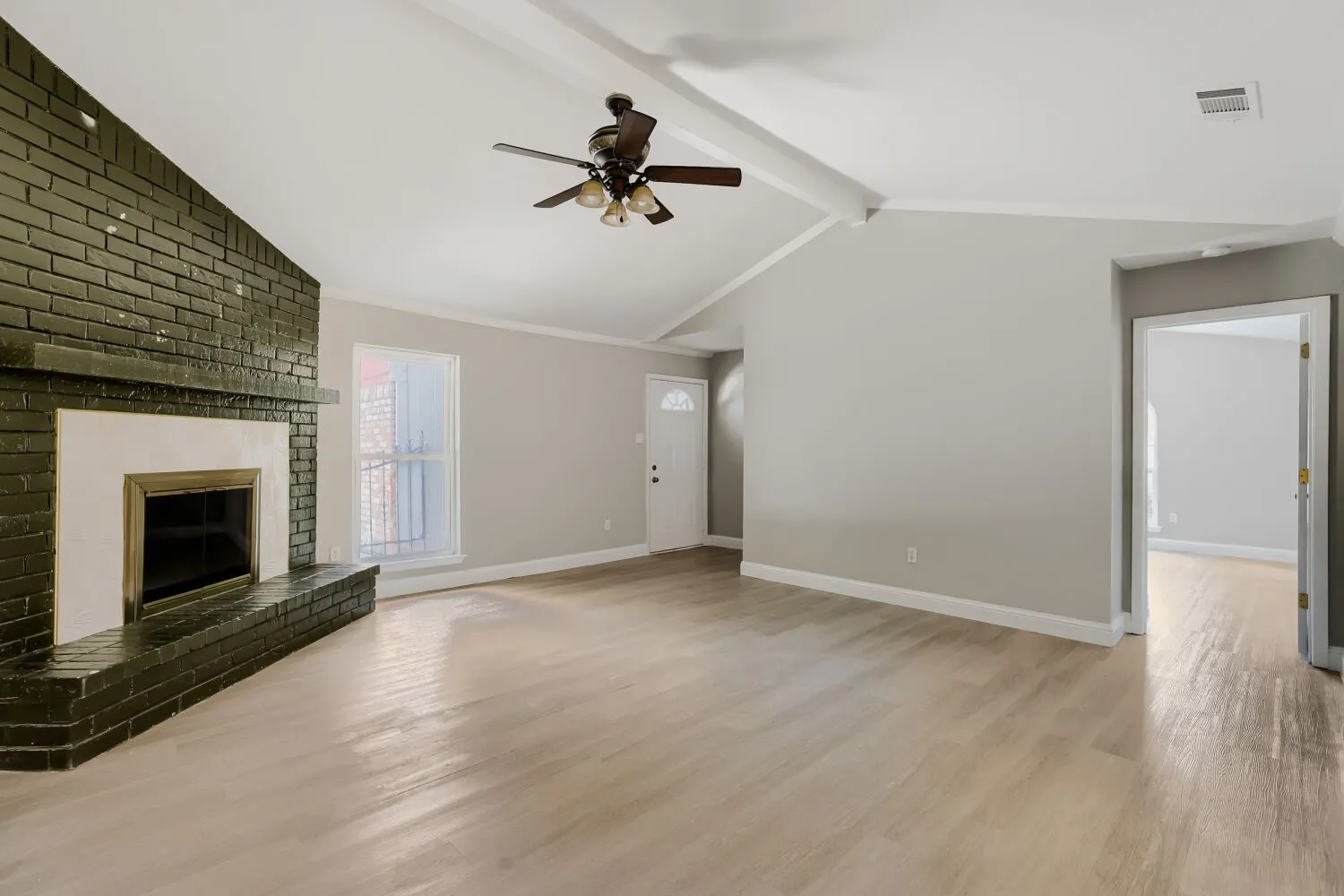 Single Family Residence For Sale in Tarrant County , 6917 Post Oak Drive, North Richland Hills, Texas 76182, 3 Bedroom, 2 Bathroom, 2 Garage spaces, 1,530 Sqft, built in 1978, mls#21398107, Real Estate Agent in North Richland Hills, Homes For Sale in Tarrant county, Homes For Sale in North Richland Hills, Realtor in North Richland Hills Texas, Real Estate Brokerage Independent Realty Texas, Luminita Cordes Realtor