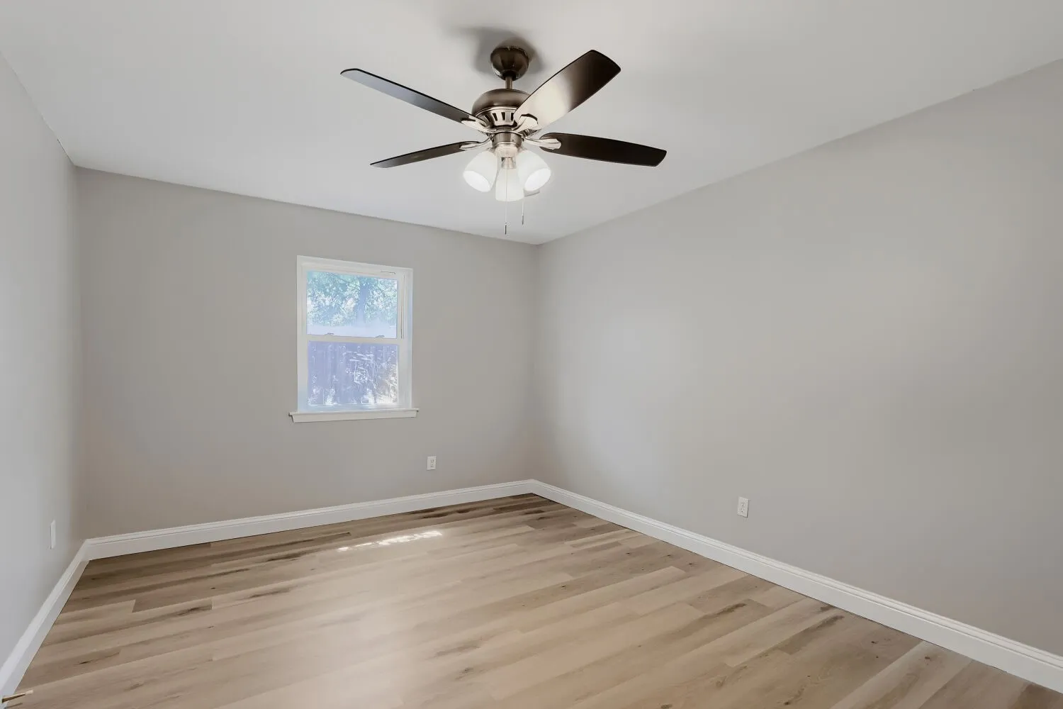 Single Family Residence For Sale in Tarrant County , 6917 Post Oak Drive, North Richland Hills, Texas 76182, 3 Bedroom, 2 Bathroom, 2 Garage spaces, 1,530 Sqft, built in 1978, mls#21398107, Real Estate Agent in North Richland Hills, Homes For Sale in Tarrant county, Homes For Sale in North Richland Hills, Realtor in North Richland Hills Texas, Real Estate Brokerage Independent Realty Texas, Luminita Cordes Realtor