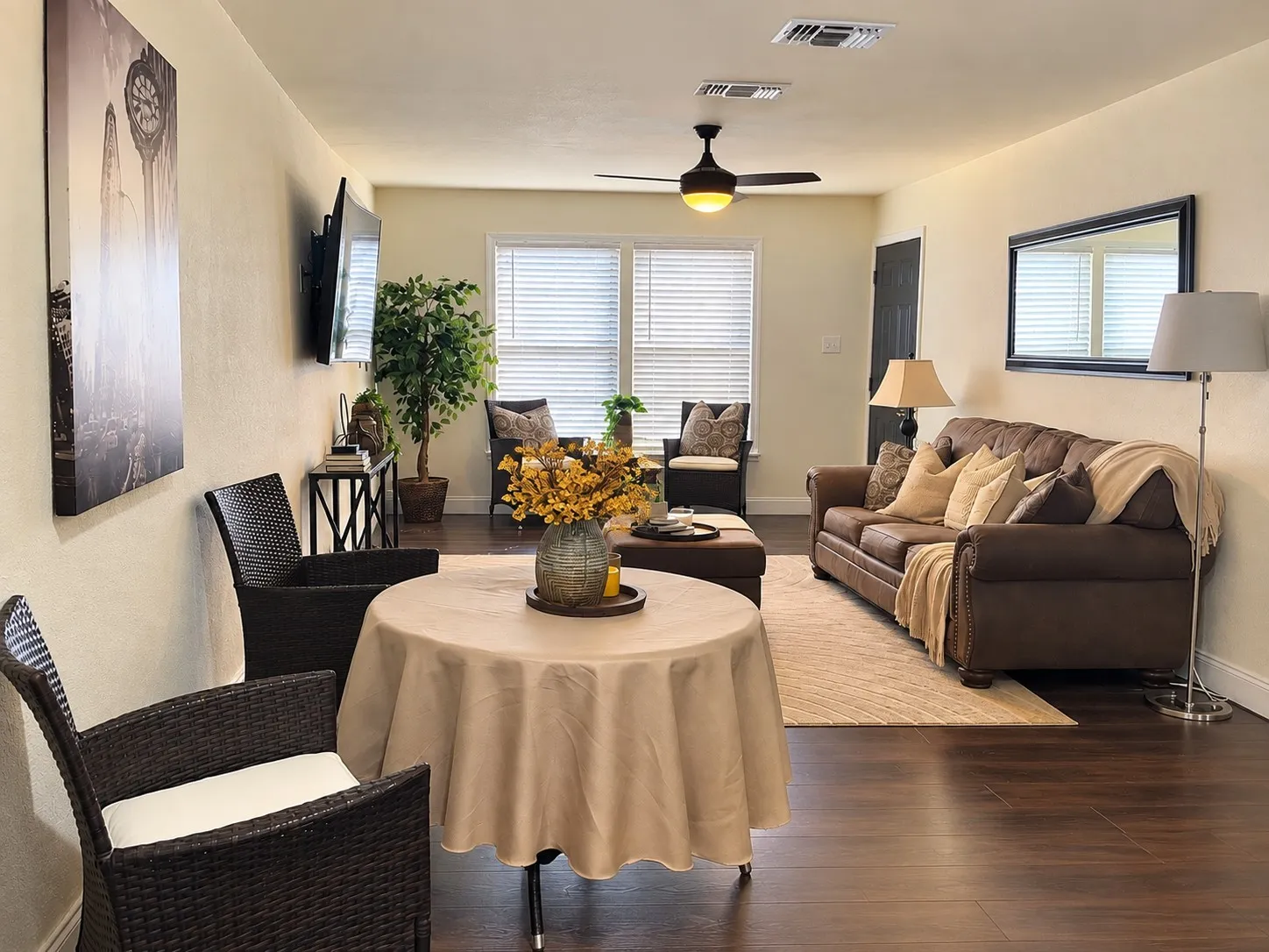 Single Family Residence For Rent in Tarrant County , 4200 Pate Drive, Fort Worth, Texas 76119, 3 Bedroom, 1 Bathroom, 1 Garage spaces, 1,088 Sqft, built in 1958, mls#21398329, Real Estate Agent in Fort Worth, Homes For Rent in Tarrant county, Homes For Rent in Fort Worth, Realtor in Fort Worth Texas, Real Estate Brokerage Independent Realty Texas, Luminita Cordes Realtor