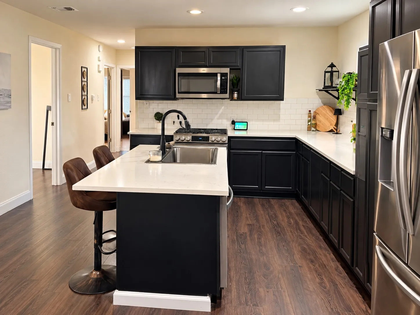 Single Family Residence For Rent in Tarrant County , 4200 Pate Drive, Fort Worth, Texas 76119, 3 Bedroom, 1 Bathroom, 1 Garage spaces, 1,088 Sqft, built in 1958, mls#21398329, Real Estate Agent in Fort Worth, Homes For Rent in Tarrant county, Homes For Rent in Fort Worth, Realtor in Fort Worth Texas, Real Estate Brokerage Independent Realty Texas, Luminita Cordes Realtor