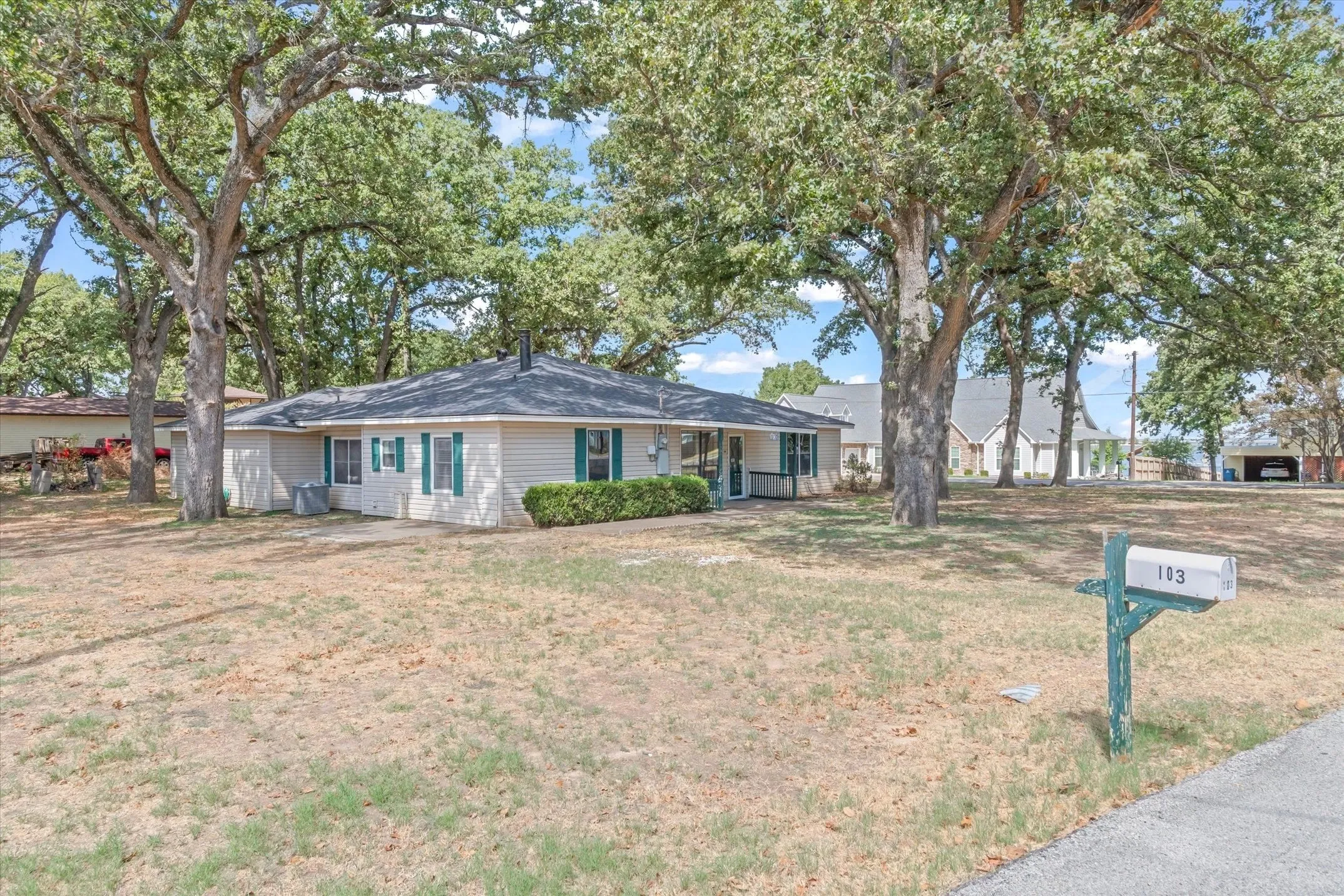 Single Family Residence For Sale in Henderson County , 103 Harbor Haven Street, Gun Barrel City, Texas 75156, 3 Bedroom, 3 Bathroom, 2 Garage spaces, 2,090 Sqft, built in 0, mls#21392241, Real Estate Agent in Gun Barrel City, Homes For Sale in Henderson county, Homes For Sale in Gun Barrel City, Realtor in Gun Barrel City Texas, Real Estate Brokerage Independent Realty Texas, Luminita Cordes Realtor