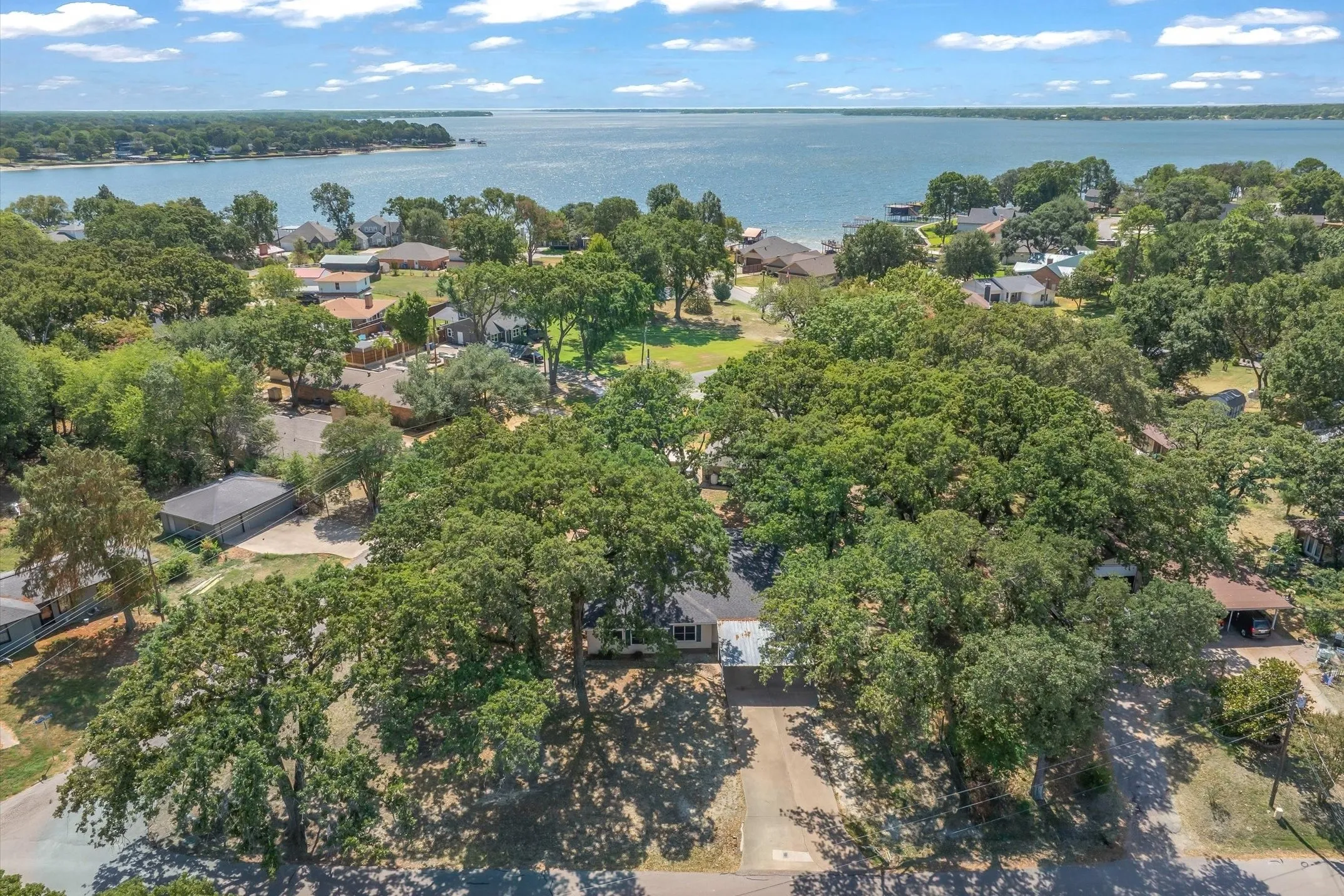 Single Family Residence For Sale in Henderson County , 103 Harbor Haven Street, Gun Barrel City, Texas 75156, 3 Bedroom, 3 Bathroom, 2 Garage spaces, 2,090 Sqft, built in 0, mls#21392241, Real Estate Agent in Gun Barrel City, Homes For Sale in Henderson county, Homes For Sale in Gun Barrel City, Realtor in Gun Barrel City Texas, Real Estate Brokerage Independent Realty Texas, Luminita Cordes Realtor