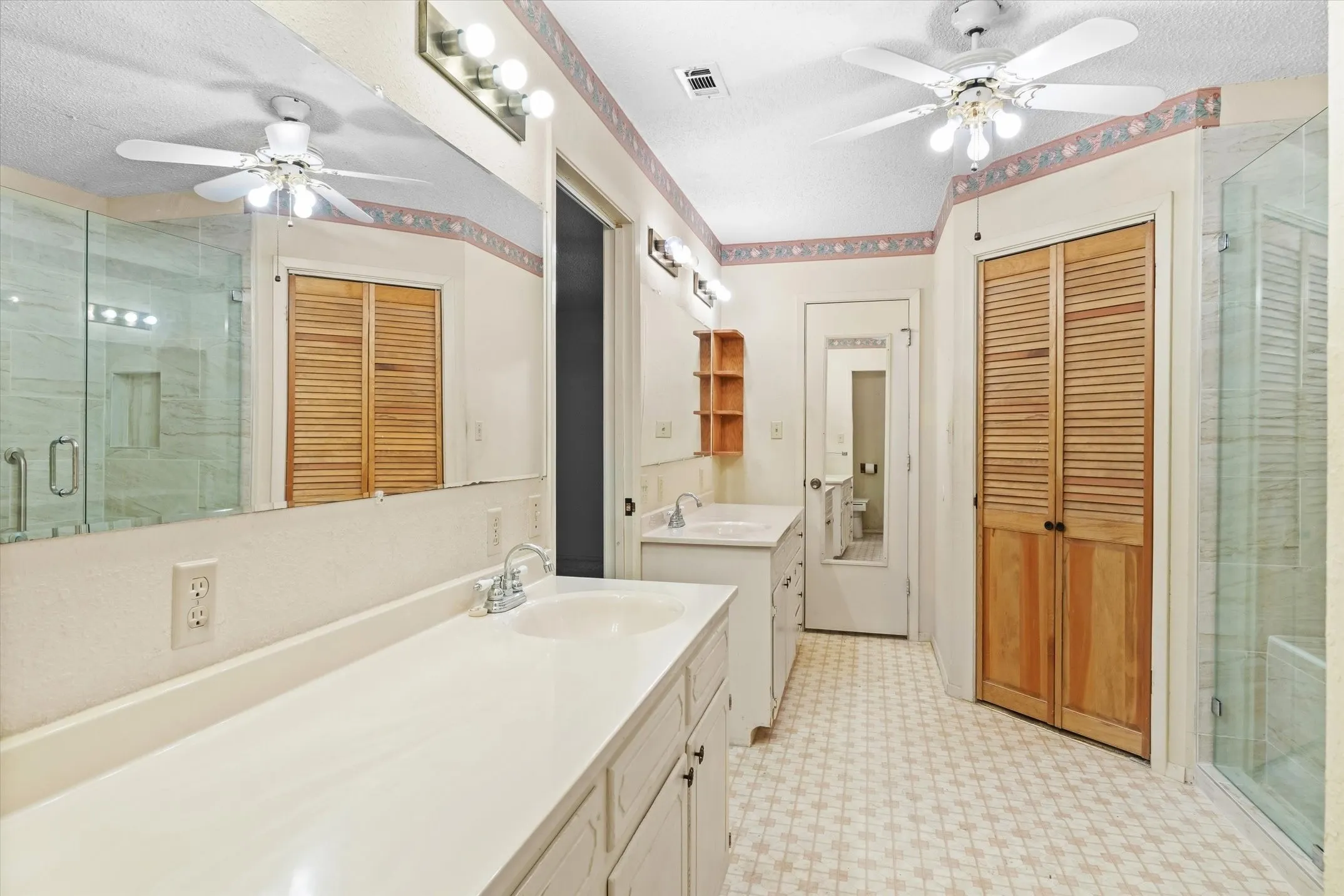 Single Family Residence For Sale in Henderson County , 103 Harbor Haven Street, Gun Barrel City, Texas 75156, 3 Bedroom, 3 Bathroom, 2 Garage spaces, 2,090 Sqft, built in 0, mls#21392241, Real Estate Agent in Gun Barrel City, Homes For Sale in Henderson county, Homes For Sale in Gun Barrel City, Realtor in Gun Barrel City Texas, Real Estate Brokerage Independent Realty Texas, Luminita Cordes Realtor