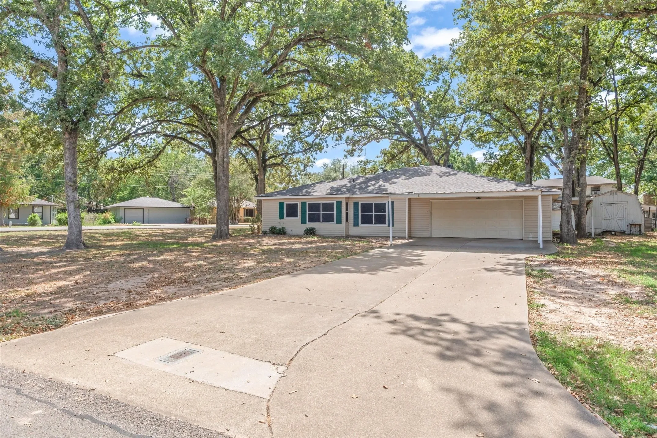 Single Family Residence For Sale in Henderson County , 103 Harbor Haven Street, Gun Barrel City, Texas 75156, 3 Bedroom, 3 Bathroom, 2 Garage spaces, 2,090 Sqft, built in 0, mls#21392241, Real Estate Agent in Gun Barrel City, Homes For Sale in Henderson county, Homes For Sale in Gun Barrel City, Realtor in Gun Barrel City Texas, Real Estate Brokerage Independent Realty Texas, Luminita Cordes Realtor