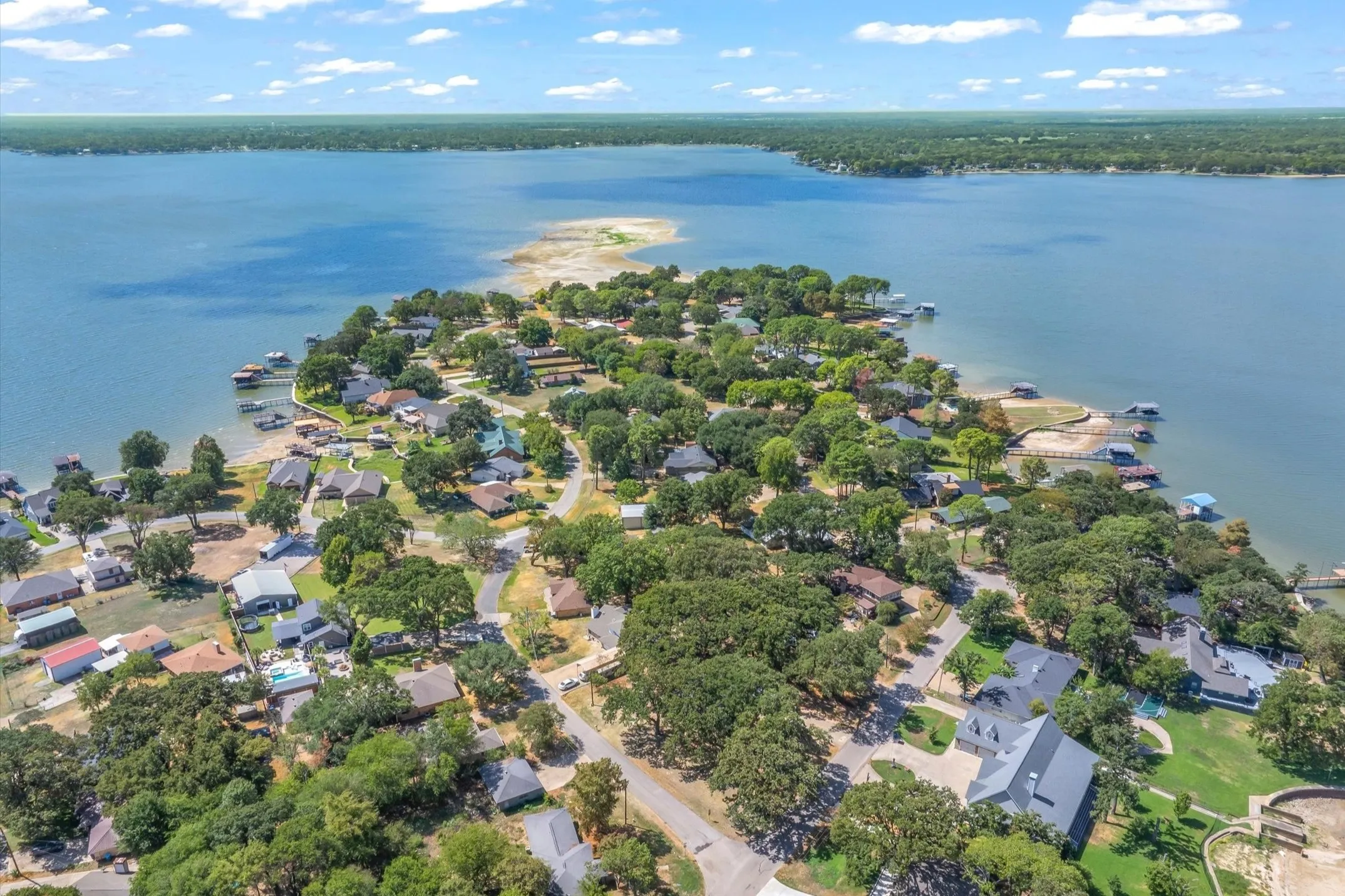 Single Family Residence For Sale in Henderson County , 103 Harbor Haven Street, Gun Barrel City, Texas 75156, 3 Bedroom, 3 Bathroom, 2 Garage spaces, 2,090 Sqft, built in 0, mls#21392241, Real Estate Agent in Gun Barrel City, Homes For Sale in Henderson county, Homes For Sale in Gun Barrel City, Realtor in Gun Barrel City Texas, Real Estate Brokerage Independent Realty Texas, Luminita Cordes Realtor