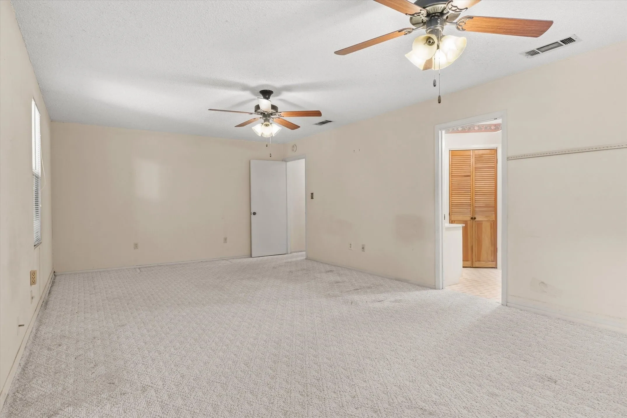 Single Family Residence For Sale in Henderson County , 103 Harbor Haven Street, Gun Barrel City, Texas 75156, 3 Bedroom, 3 Bathroom, 2 Garage spaces, 2,090 Sqft, built in 0, mls#21392241, Real Estate Agent in Gun Barrel City, Homes For Sale in Henderson county, Homes For Sale in Gun Barrel City, Realtor in Gun Barrel City Texas, Real Estate Brokerage Independent Realty Texas, Luminita Cordes Realtor
