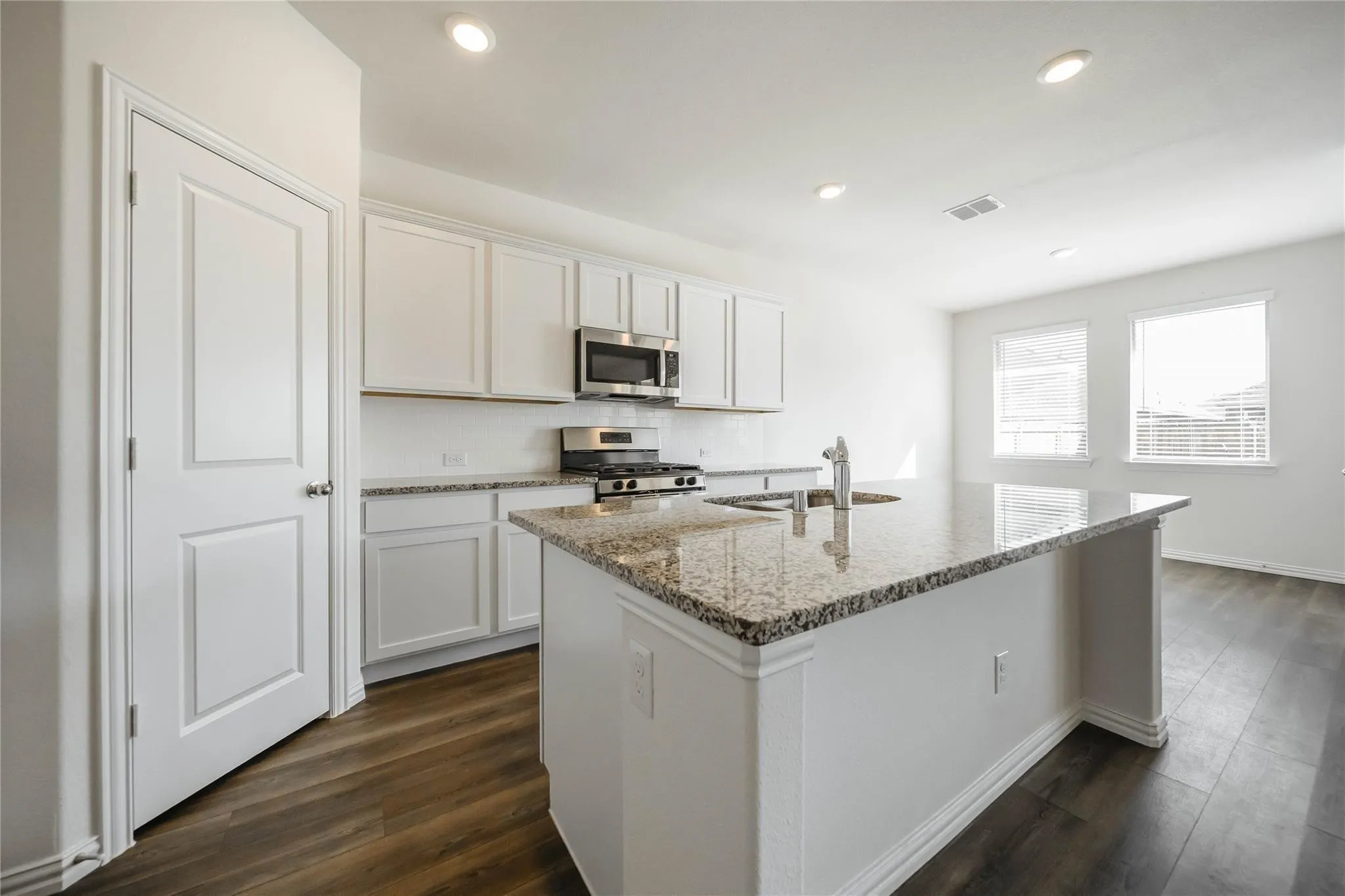 Single Family Residence For Rent in Rockwall County , 432 Holt Lane, Fate, Texas 75087, 3 Bedroom, 2 Bathroom, 2 Garage spaces, 1,602 Sqft, built in 2020, mls#21398192, Real Estate Agent in Fate, Homes For Rent in Rockwall county, Homes For Rent in Fate, Realtor in Fate Texas, Real Estate Brokerage Independent Realty Texas, Luminita Cordes Realtor