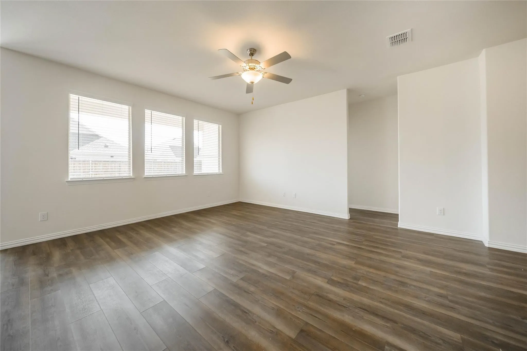 Single Family Residence For Rent in Rockwall County , 432 Holt Lane, Fate, Texas 75087, 3 Bedroom, 2 Bathroom, 2 Garage spaces, 1,602 Sqft, built in 2020, mls#21398192, Real Estate Agent in Fate, Homes For Rent in Rockwall county, Homes For Rent in Fate, Realtor in Fate Texas, Real Estate Brokerage Independent Realty Texas, Luminita Cordes Realtor