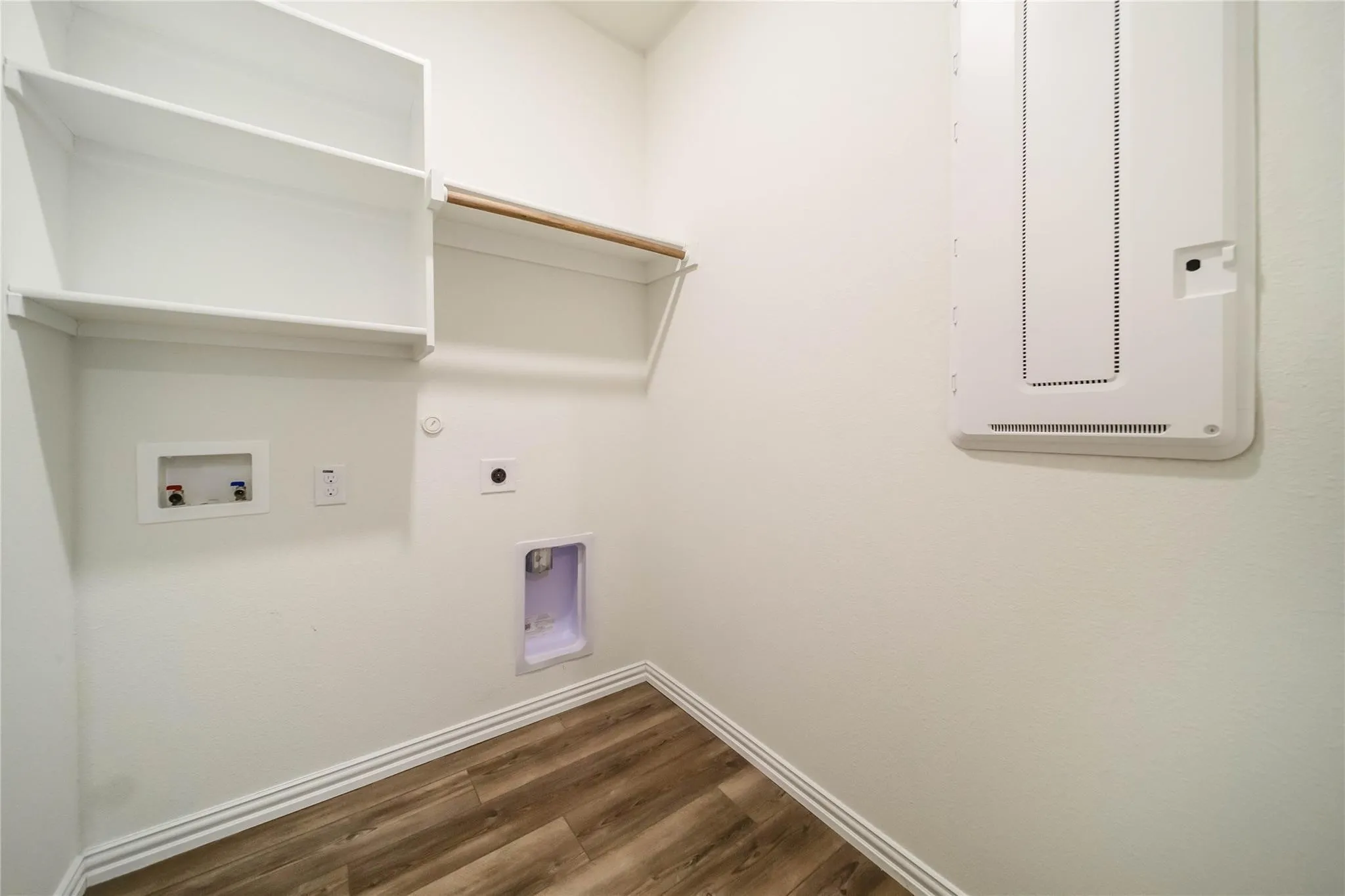 Single Family Residence For Rent in Rockwall County , 432 Holt Lane, Fate, Texas 75087, 3 Bedroom, 2 Bathroom, 2 Garage spaces, 1,602 Sqft, built in 2020, mls#21398192, Real Estate Agent in Fate, Homes For Rent in Rockwall county, Homes For Rent in Fate, Realtor in Fate Texas, Real Estate Brokerage Independent Realty Texas, Luminita Cordes Realtor
