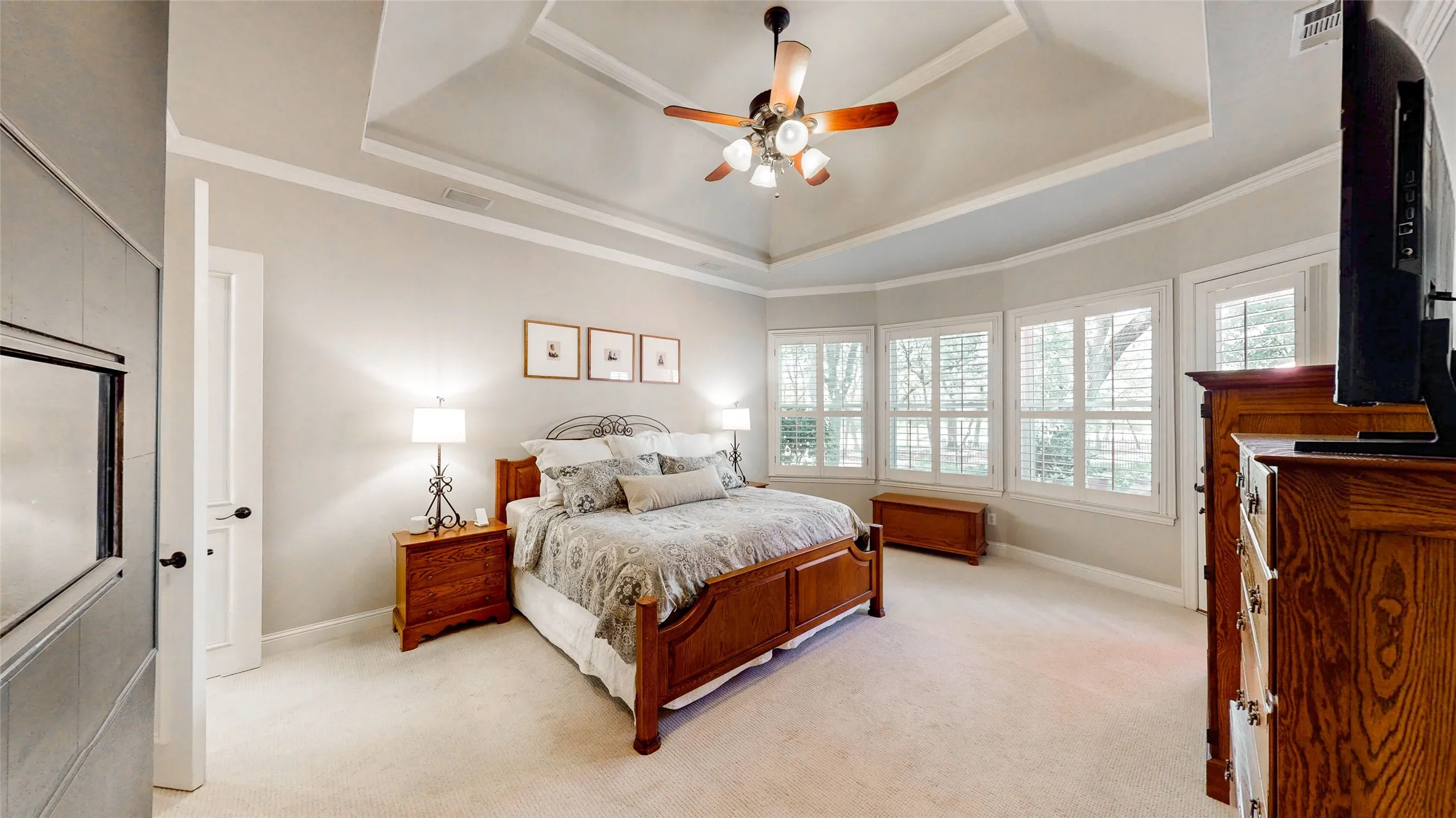 Single Family Residence For Sale in Denton County , 4319 Crown Knoll Circle, Flower Mound, Texas 75028, 4 Bedroom, 4 Bathroom, 3 Garage spaces, 3,917 Sqft, built in 1997, mls#21398331, Real Estate Agent in Flower Mound, Homes For Sale in Denton county, Homes For Sale in Flower Mound, Realtor in Flower Mound Texas, Real Estate Brokerage Independent Realty Texas, Luminita Cordes Realtor