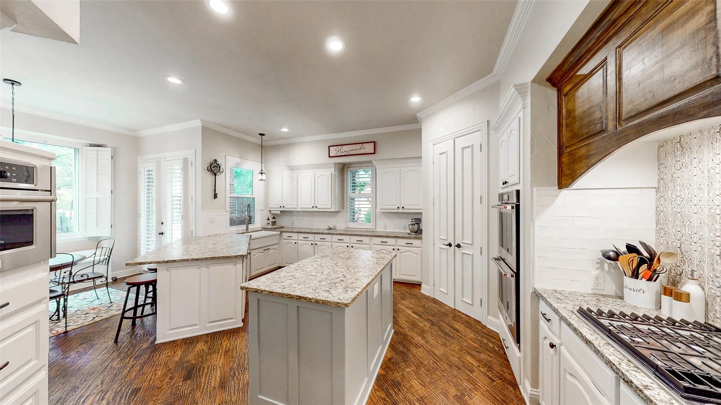 Single Family Residence For Sale in Denton County , 4319 Crown Knoll Circle, Flower Mound, Texas 75028, 4 Bedroom, 4 Bathroom, 3 Garage spaces, 3,917 Sqft, built in 1997, mls#21398331, Real Estate Agent in Flower Mound, Homes For Sale in Denton county, Homes For Sale in Flower Mound, Realtor in Flower Mound Texas, Real Estate Brokerage Independent Realty Texas, Luminita Cordes Realtor