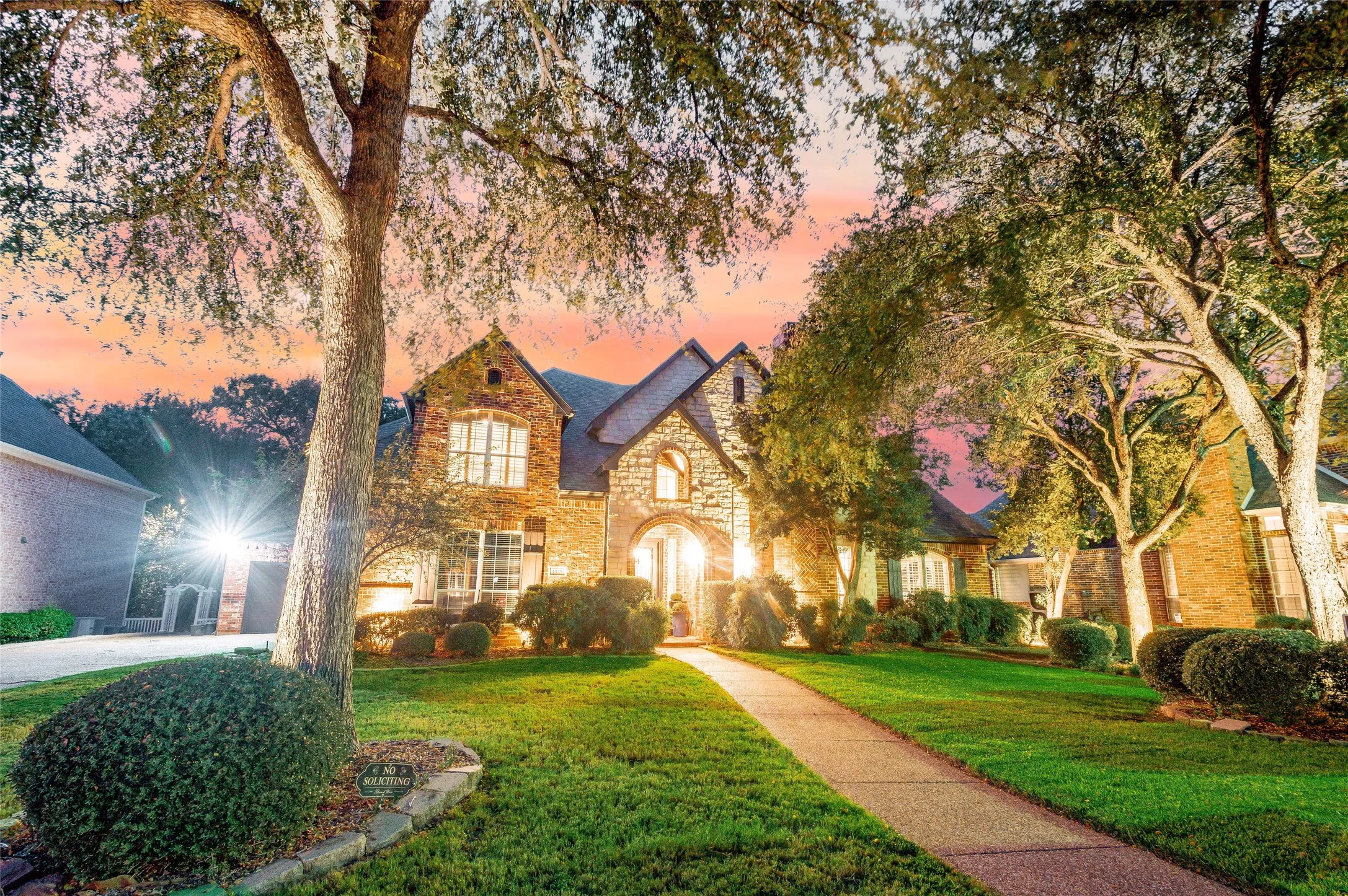 Single Family Residence For Sale in Denton County , 4319 Crown Knoll Circle, Flower Mound, Texas 75028, 4 Bedroom, 4 Bathroom, 3 Garage spaces, 3,917 Sqft, built in 1997, mls#21398331, Real Estate Agent in Flower Mound, Homes For Sale in Denton county, Homes For Sale in Flower Mound, Realtor in Flower Mound Texas, Real Estate Brokerage Independent Realty Texas, Luminita Cordes Realtor