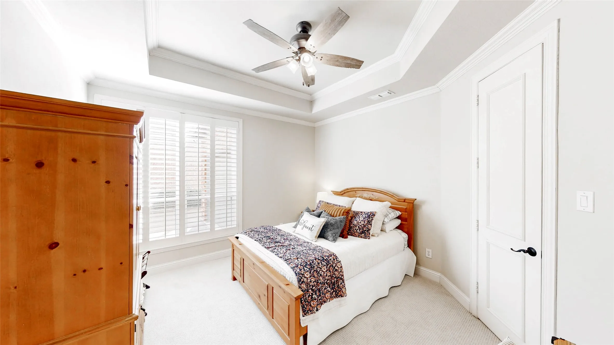 Single Family Residence For Sale in Denton County , 4319 Crown Knoll Circle, Flower Mound, Texas 75028, 4 Bedroom, 4 Bathroom, 3 Garage spaces, 3,917 Sqft, built in 1997, mls#21398331, Real Estate Agent in Flower Mound, Homes For Sale in Denton county, Homes For Sale in Flower Mound, Realtor in Flower Mound Texas, Real Estate Brokerage Independent Realty Texas, Luminita Cordes Realtor