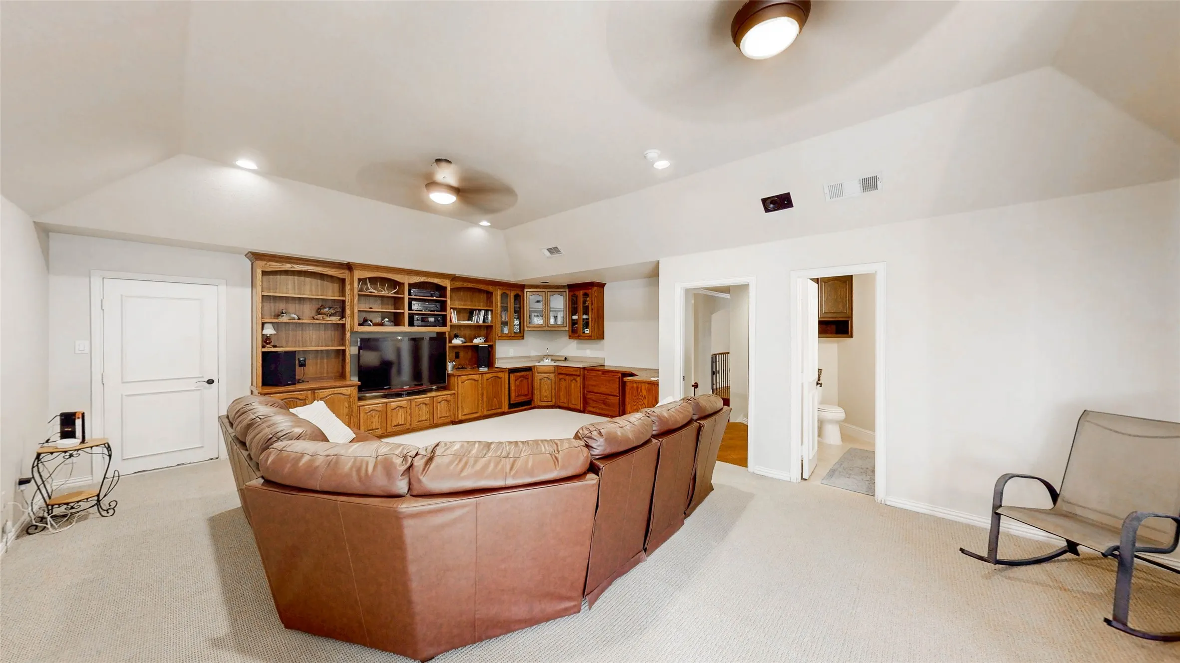 Single Family Residence For Sale in Denton County , 4319 Crown Knoll Circle, Flower Mound, Texas 75028, 4 Bedroom, 4 Bathroom, 3 Garage spaces, 3,917 Sqft, built in 1997, mls#21398331, Real Estate Agent in Flower Mound, Homes For Sale in Denton county, Homes For Sale in Flower Mound, Realtor in Flower Mound Texas, Real Estate Brokerage Independent Realty Texas, Luminita Cordes Realtor