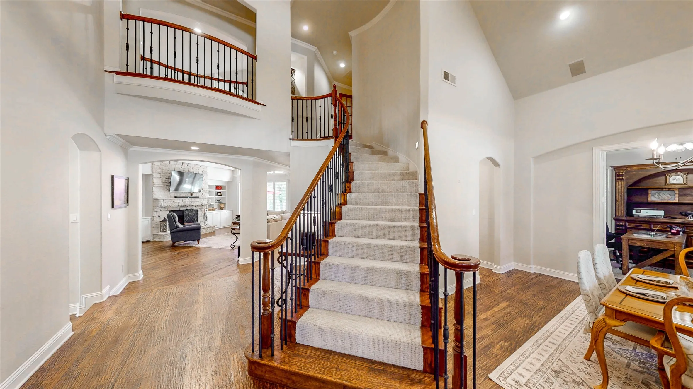 Single Family Residence For Sale in Denton County , 4319 Crown Knoll Circle, Flower Mound, Texas 75028, 4 Bedroom, 4 Bathroom, 3 Garage spaces, 3,917 Sqft, built in 1997, mls#21398331, Real Estate Agent in Flower Mound, Homes For Sale in Denton county, Homes For Sale in Flower Mound, Realtor in Flower Mound Texas, Real Estate Brokerage Independent Realty Texas, Luminita Cordes Realtor