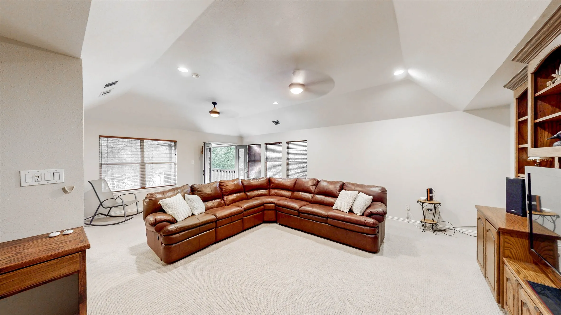Single Family Residence For Sale in Denton County , 4319 Crown Knoll Circle, Flower Mound, Texas 75028, 4 Bedroom, 4 Bathroom, 3 Garage spaces, 3,917 Sqft, built in 1997, mls#21398331, Real Estate Agent in Flower Mound, Homes For Sale in Denton county, Homes For Sale in Flower Mound, Realtor in Flower Mound Texas, Real Estate Brokerage Independent Realty Texas, Luminita Cordes Realtor