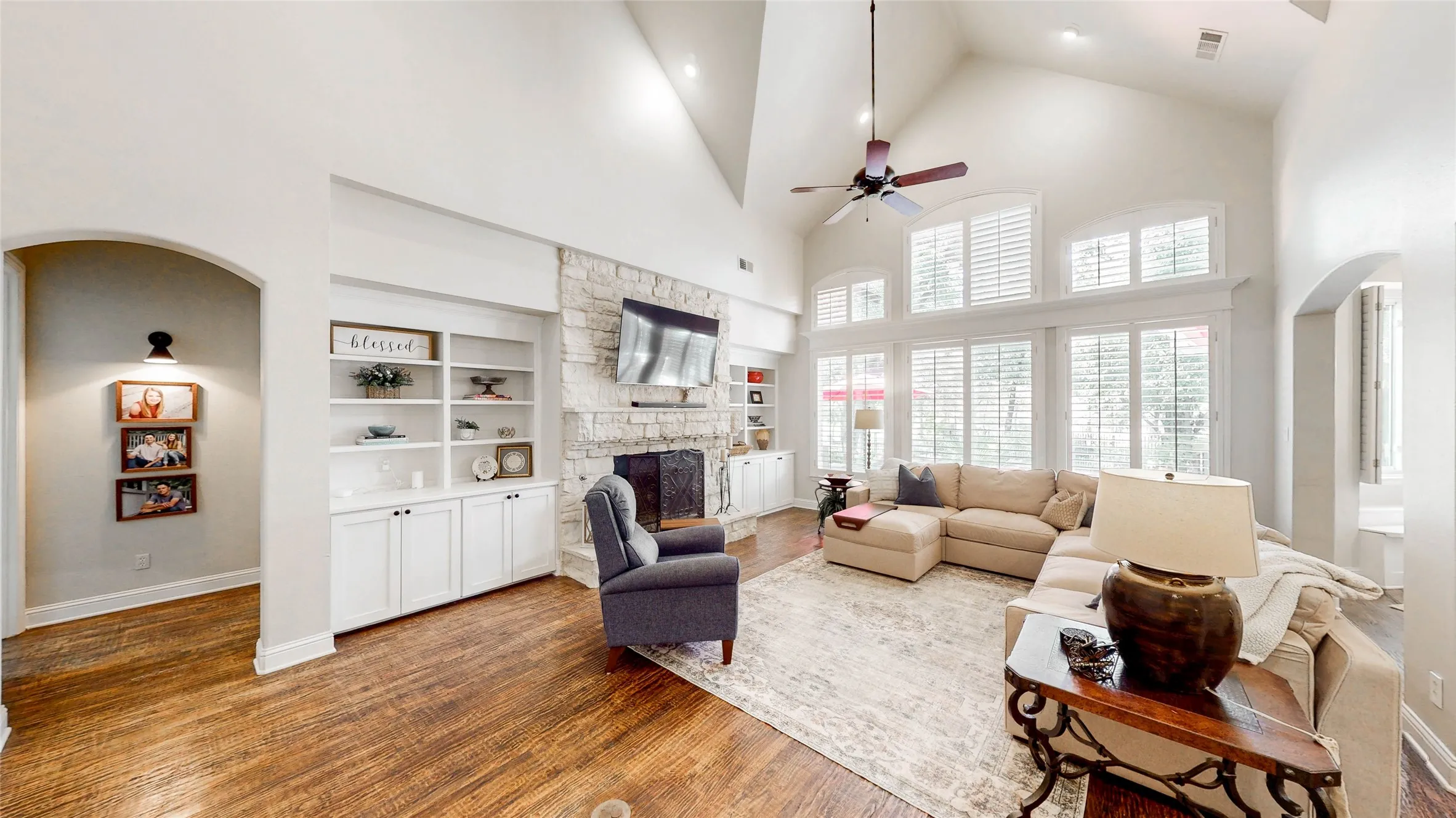 Single Family Residence For Sale in Denton County , 4319 Crown Knoll Circle, Flower Mound, Texas 75028, 4 Bedroom, 4 Bathroom, 3 Garage spaces, 3,917 Sqft, built in 1997, mls#21398331, Real Estate Agent in Flower Mound, Homes For Sale in Denton county, Homes For Sale in Flower Mound, Realtor in Flower Mound Texas, Real Estate Brokerage Independent Realty Texas, Luminita Cordes Realtor