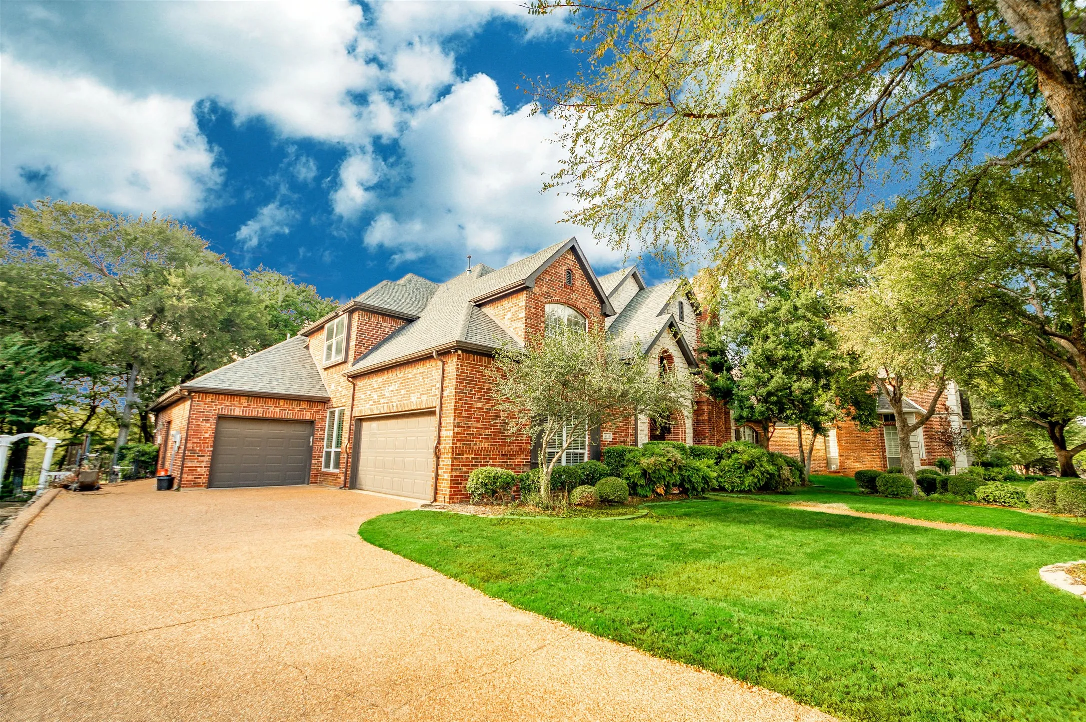 Single Family Residence For Sale in Denton County , 4319 Crown Knoll Circle, Flower Mound, Texas 75028, 4 Bedroom, 4 Bathroom, 3 Garage spaces, 3,917 Sqft, built in 1997, mls#21398331, Real Estate Agent in Flower Mound, Homes For Sale in Denton county, Homes For Sale in Flower Mound, Realtor in Flower Mound Texas, Real Estate Brokerage Independent Realty Texas, Luminita Cordes Realtor