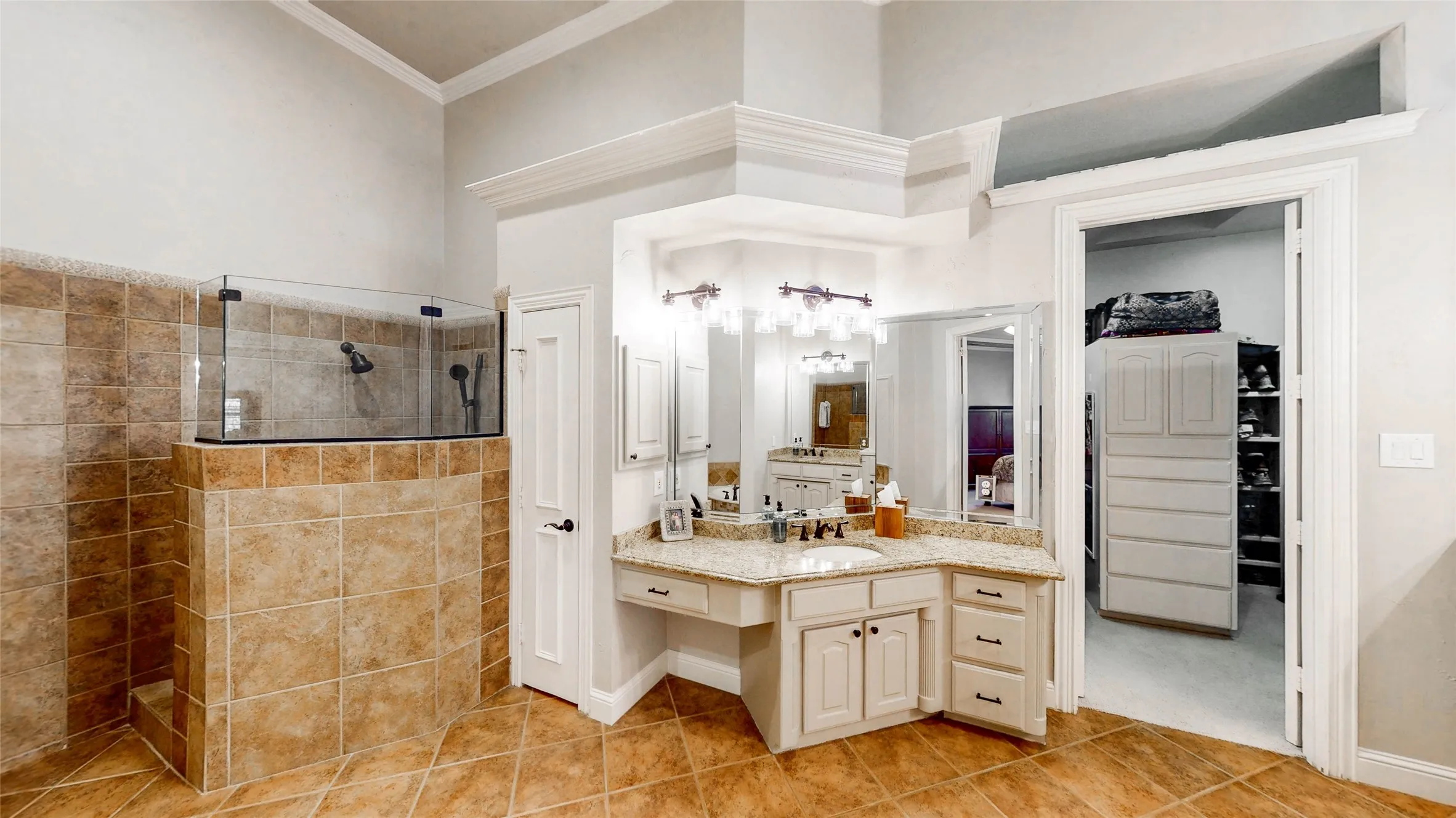 Single Family Residence For Sale in Denton County , 4319 Crown Knoll Circle, Flower Mound, Texas 75028, 4 Bedroom, 4 Bathroom, 3 Garage spaces, 3,917 Sqft, built in 1997, mls#21398331, Real Estate Agent in Flower Mound, Homes For Sale in Denton county, Homes For Sale in Flower Mound, Realtor in Flower Mound Texas, Real Estate Brokerage Independent Realty Texas, Luminita Cordes Realtor