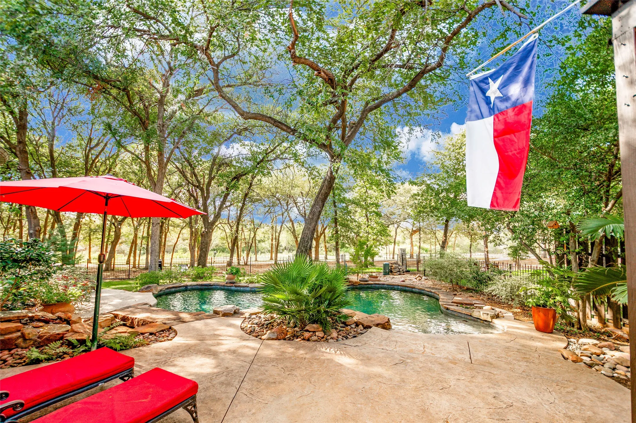 Single Family Residence For Sale in Denton County , 4319 Crown Knoll Circle, Flower Mound, Texas 75028, 4 Bedroom, 4 Bathroom, 3 Garage spaces, 3,917 Sqft, built in 1997, mls#21398331, Real Estate Agent in Flower Mound, Homes For Sale in Denton county, Homes For Sale in Flower Mound, Realtor in Flower Mound Texas, Real Estate Brokerage Independent Realty Texas, Luminita Cordes Realtor