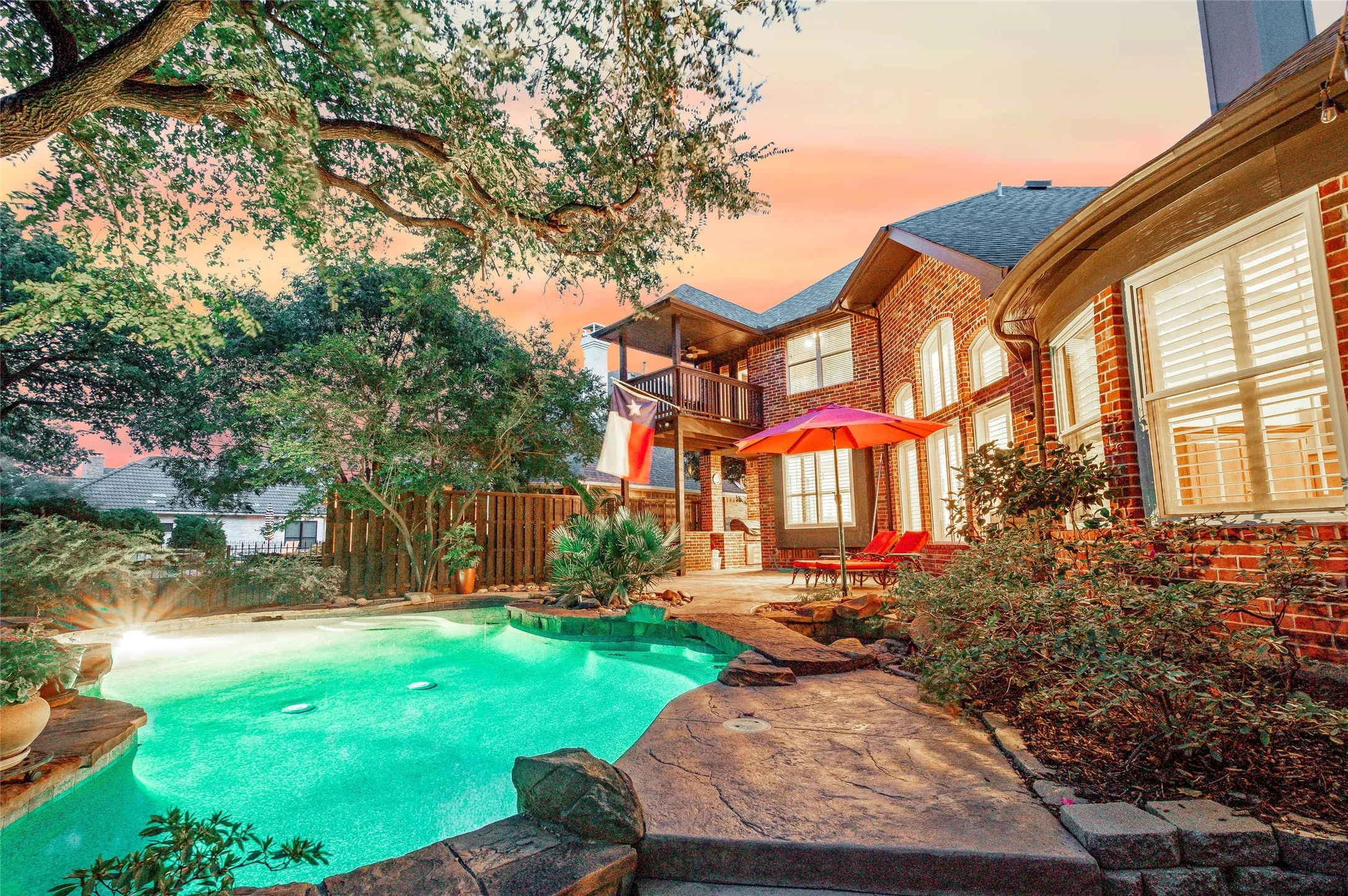 Single Family Residence For Sale in Denton County , 4319 Crown Knoll Circle, Flower Mound, Texas 75028, 4 Bedroom, 4 Bathroom, 3 Garage spaces, 3,917 Sqft, built in 1997, mls#21398331, Real Estate Agent in Flower Mound, Homes For Sale in Denton county, Homes For Sale in Flower Mound, Realtor in Flower Mound Texas, Real Estate Brokerage Independent Realty Texas, Luminita Cordes Realtor