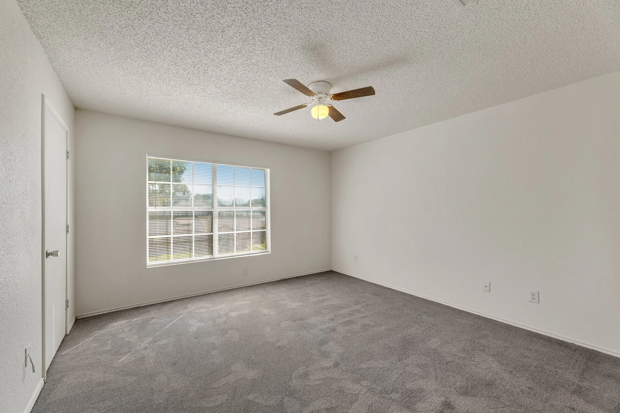 Single Family Residence For Rent in Dallas County , 919 SUMAC Drive, Dallas, Texas 75217, 4 Bedroom, 3 Bathroom, 2 Garage spaces, 1,994 Sqft, built in 1989, mls#21398342, Real Estate Agent in Dallas, Homes For Rent in Dallas county, Homes For Rent in Dallas, Realtor in Dallas Texas, Real Estate Brokerage Independent Realty Texas, Luminita Cordes Realtor