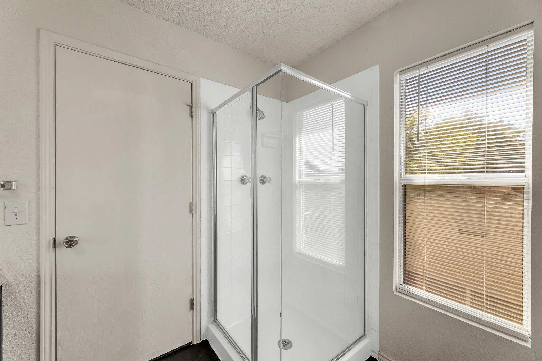 Single Family Residence For Rent in Dallas County , 919 SUMAC Drive, Dallas, Texas 75217, 4 Bedroom, 3 Bathroom, 2 Garage spaces, 1,994 Sqft, built in 1989, mls#21398342, Real Estate Agent in Dallas, Homes For Rent in Dallas county, Homes For Rent in Dallas, Realtor in Dallas Texas, Real Estate Brokerage Independent Realty Texas, Luminita Cordes Realtor