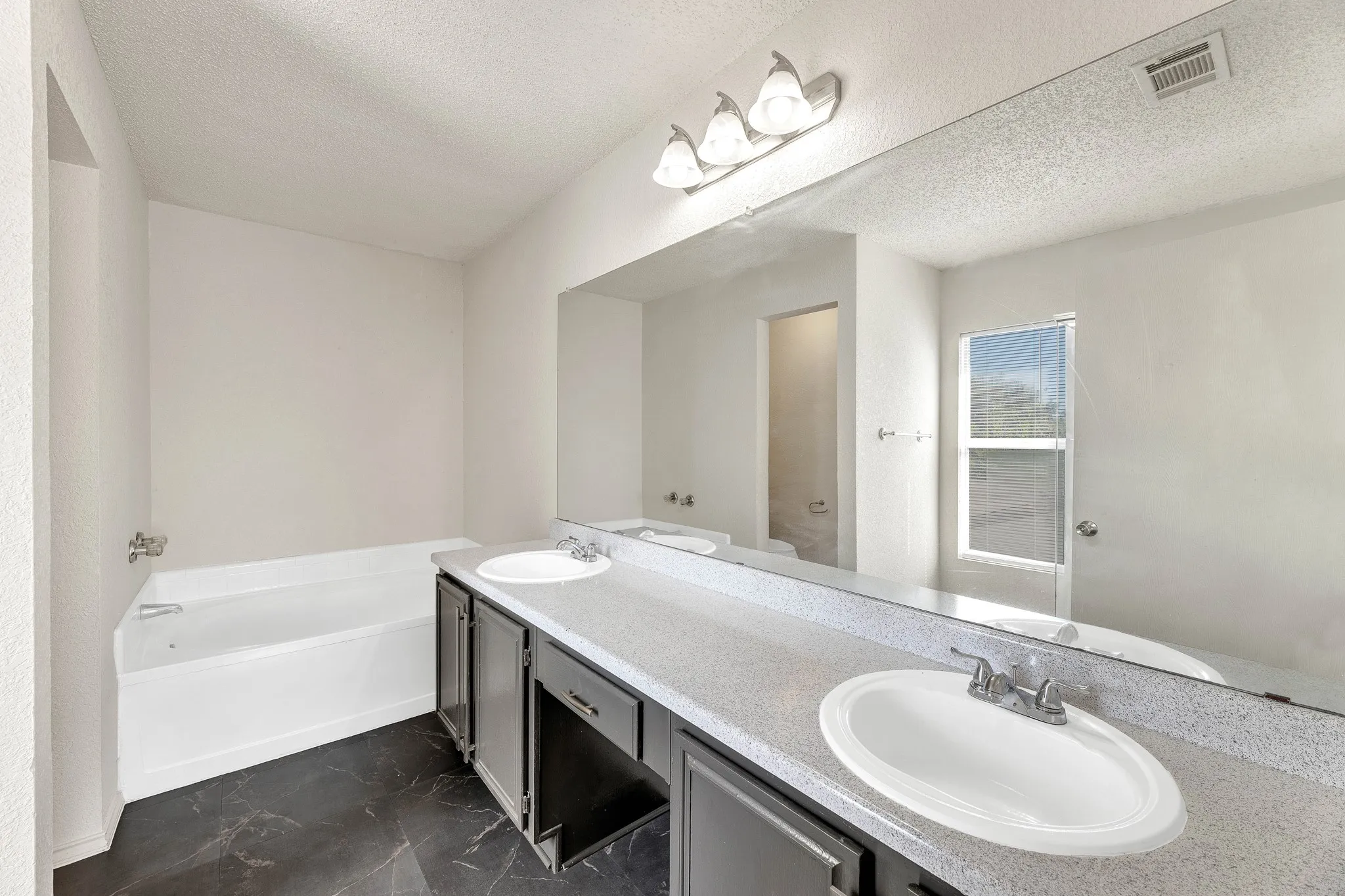 Single Family Residence For Rent in Dallas County , 919 SUMAC Drive, Dallas, Texas 75217, 4 Bedroom, 3 Bathroom, 2 Garage spaces, 1,994 Sqft, built in 1989, mls#21398342, Real Estate Agent in Dallas, Homes For Rent in Dallas county, Homes For Rent in Dallas, Realtor in Dallas Texas, Real Estate Brokerage Independent Realty Texas, Luminita Cordes Realtor