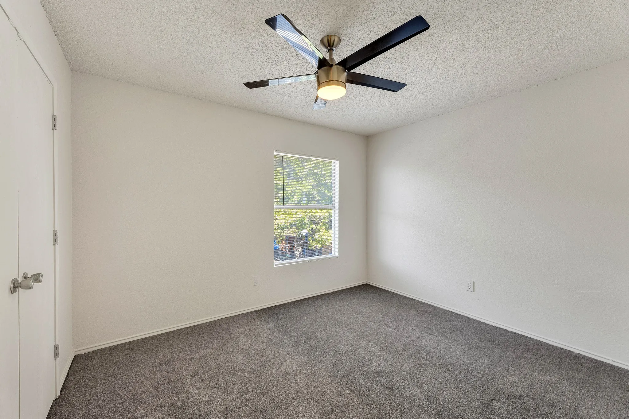 Single Family Residence For Rent in Dallas County , 919 SUMAC Drive, Dallas, Texas 75217, 4 Bedroom, 3 Bathroom, 2 Garage spaces, 1,994 Sqft, built in 1989, mls#21398342, Real Estate Agent in Dallas, Homes For Rent in Dallas county, Homes For Rent in Dallas, Realtor in Dallas Texas, Real Estate Brokerage Independent Realty Texas, Luminita Cordes Realtor