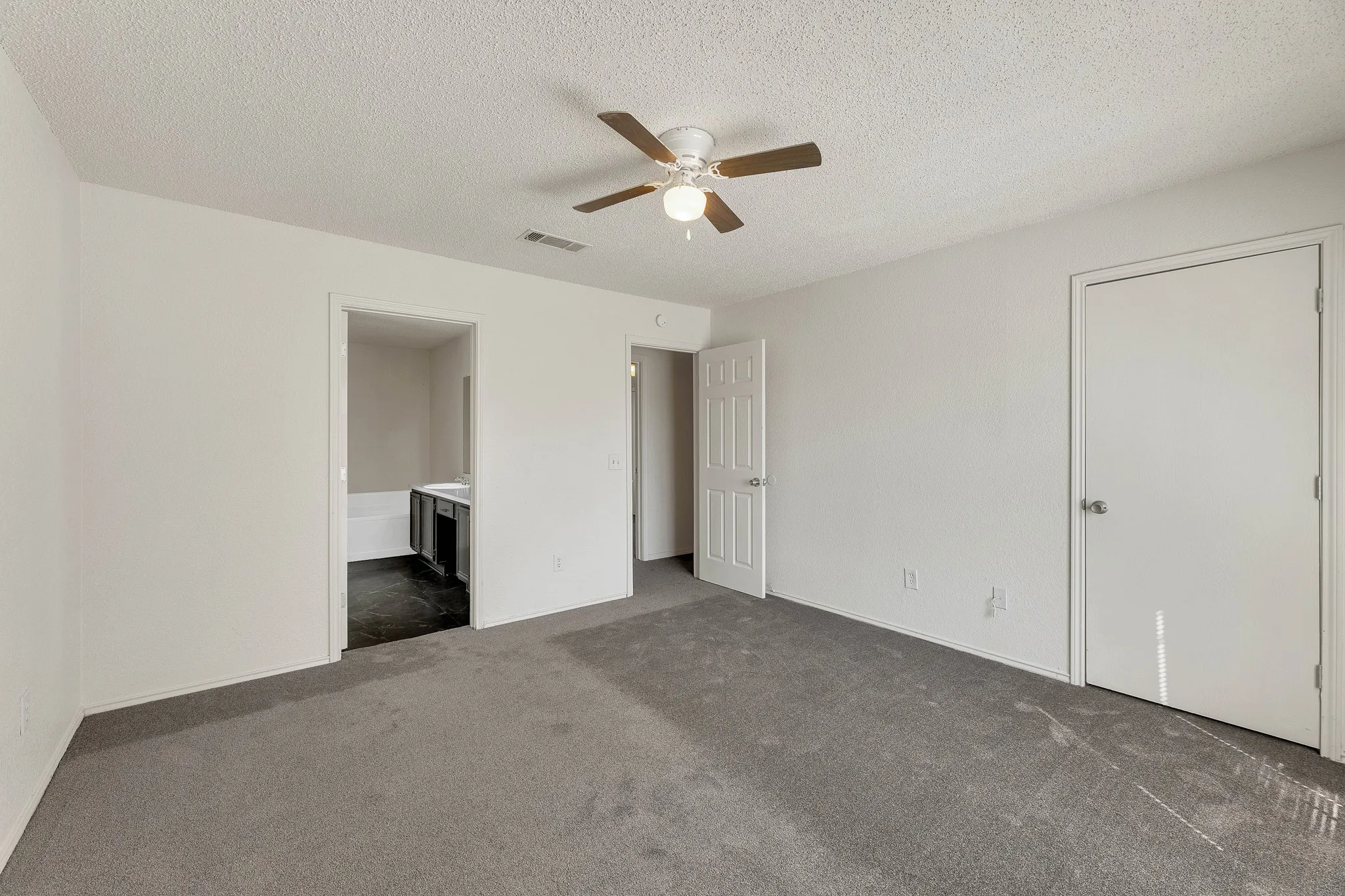 Single Family Residence For Rent in Dallas County , 919 SUMAC Drive, Dallas, Texas 75217, 4 Bedroom, 3 Bathroom, 2 Garage spaces, 1,994 Sqft, built in 1989, mls#21398342, Real Estate Agent in Dallas, Homes For Rent in Dallas county, Homes For Rent in Dallas, Realtor in Dallas Texas, Real Estate Brokerage Independent Realty Texas, Luminita Cordes Realtor