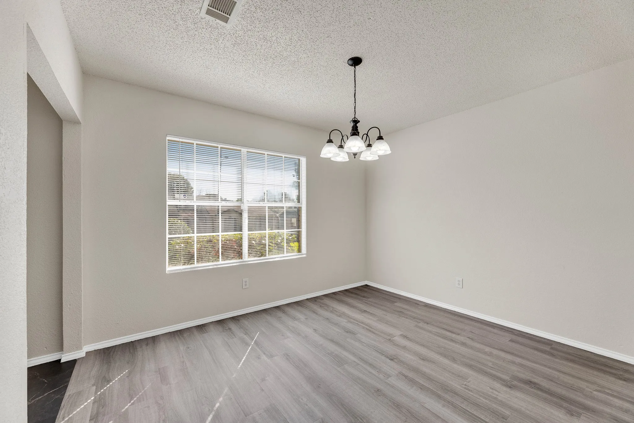 Single Family Residence For Rent in Dallas County , 919 SUMAC Drive, Dallas, Texas 75217, 4 Bedroom, 3 Bathroom, 2 Garage spaces, 1,994 Sqft, built in 1989, mls#21398342, Real Estate Agent in Dallas, Homes For Rent in Dallas county, Homes For Rent in Dallas, Realtor in Dallas Texas, Real Estate Brokerage Independent Realty Texas, Luminita Cordes Realtor