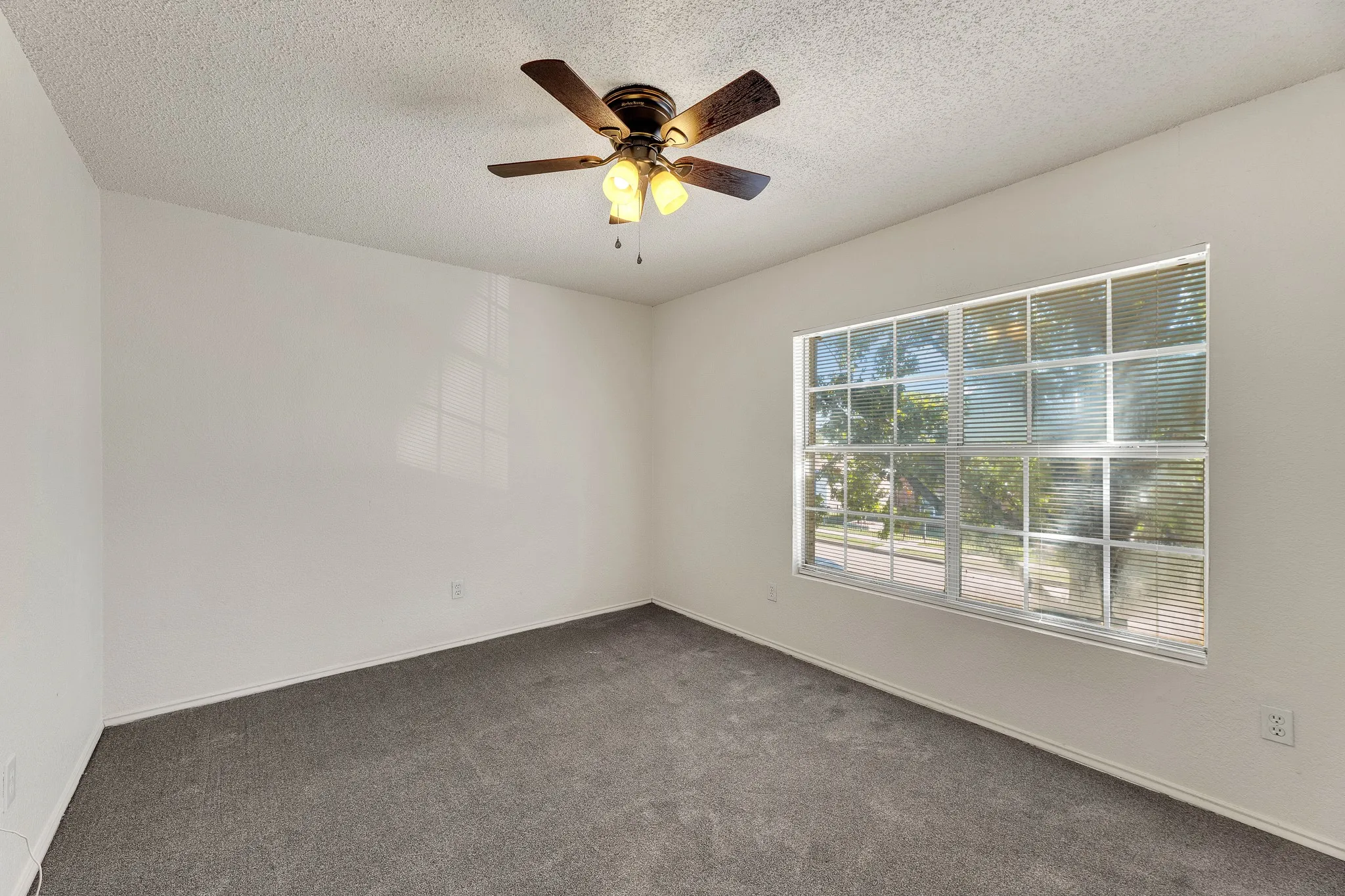 Single Family Residence For Rent in Dallas County , 919 SUMAC Drive, Dallas, Texas 75217, 4 Bedroom, 3 Bathroom, 2 Garage spaces, 1,994 Sqft, built in 1989, mls#21398342, Real Estate Agent in Dallas, Homes For Rent in Dallas county, Homes For Rent in Dallas, Realtor in Dallas Texas, Real Estate Brokerage Independent Realty Texas, Luminita Cordes Realtor