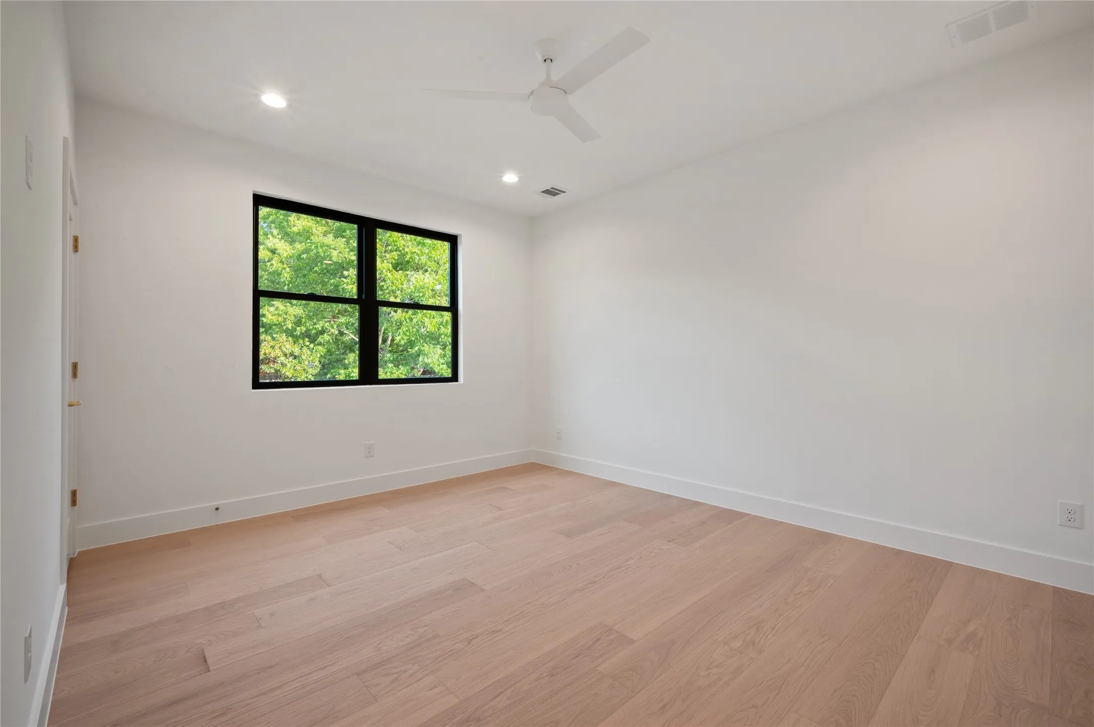 Single Family Residence For Sale in Dallas County , 6222 Monticello Avenue, Dallas, Texas 75214, 5 Bedroom, 4 Bathroom, 2 Garage spaces, 4,337 Sqft, built in 2026, mls#21397360, Real Estate Agent in Dallas, Homes For Sale in Dallas county, Homes For Sale in Dallas, Realtor in Dallas Texas, Real Estate Brokerage Independent Realty Texas, Luminita Cordes Realtor