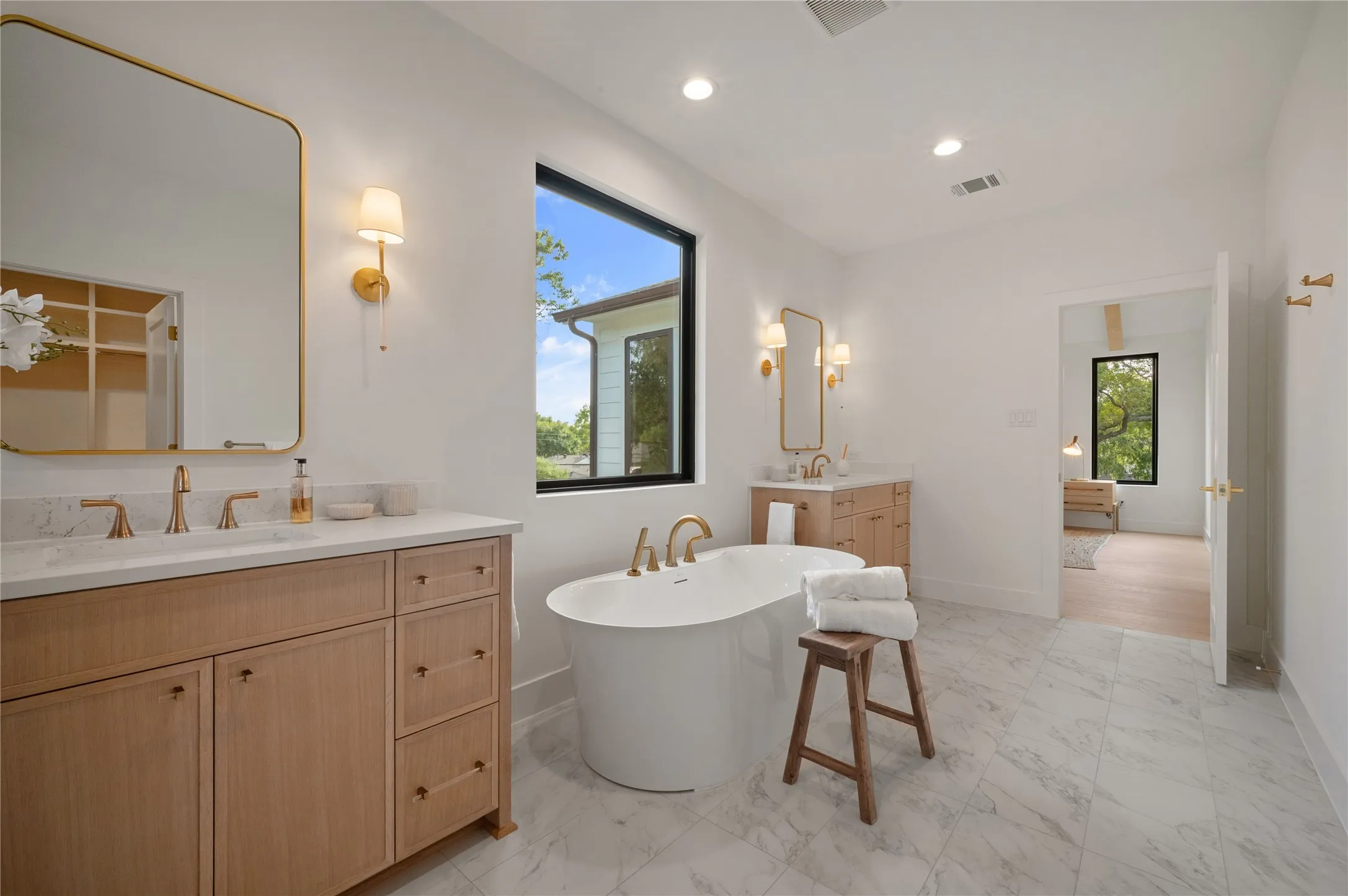 Single Family Residence For Sale in Dallas County , 6222 Monticello Avenue, Dallas, Texas 75214, 5 Bedroom, 4 Bathroom, 2 Garage spaces, 4,337 Sqft, built in 2026, mls#21397360, Real Estate Agent in Dallas, Homes For Sale in Dallas county, Homes For Sale in Dallas, Realtor in Dallas Texas, Real Estate Brokerage Independent Realty Texas, Luminita Cordes Realtor