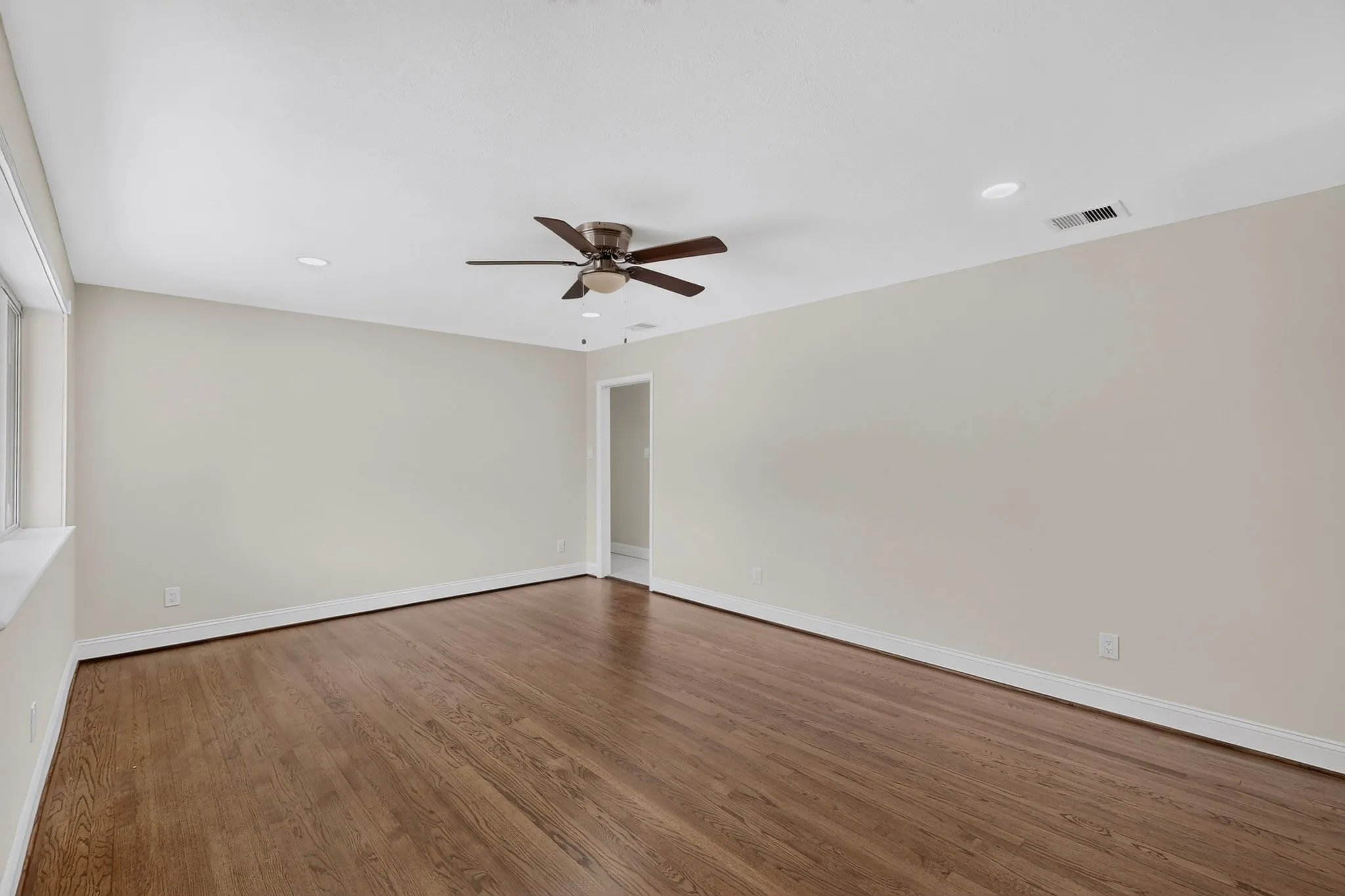 Single Family Residence For Rent in Dallas County , 416 Rustic Circle, Richardson, Texas 75080, 3 Bedroom, 2 Bathroom, 1 Garage spaces, 1,297 Sqft, built in 1955, mls#21398362, Real Estate Agent in Richardson, Homes For Rent in Dallas county, Homes For Rent in Richardson, Realtor in Richardson Texas, Real Estate Brokerage Independent Realty Texas, Luminita Cordes Realtor