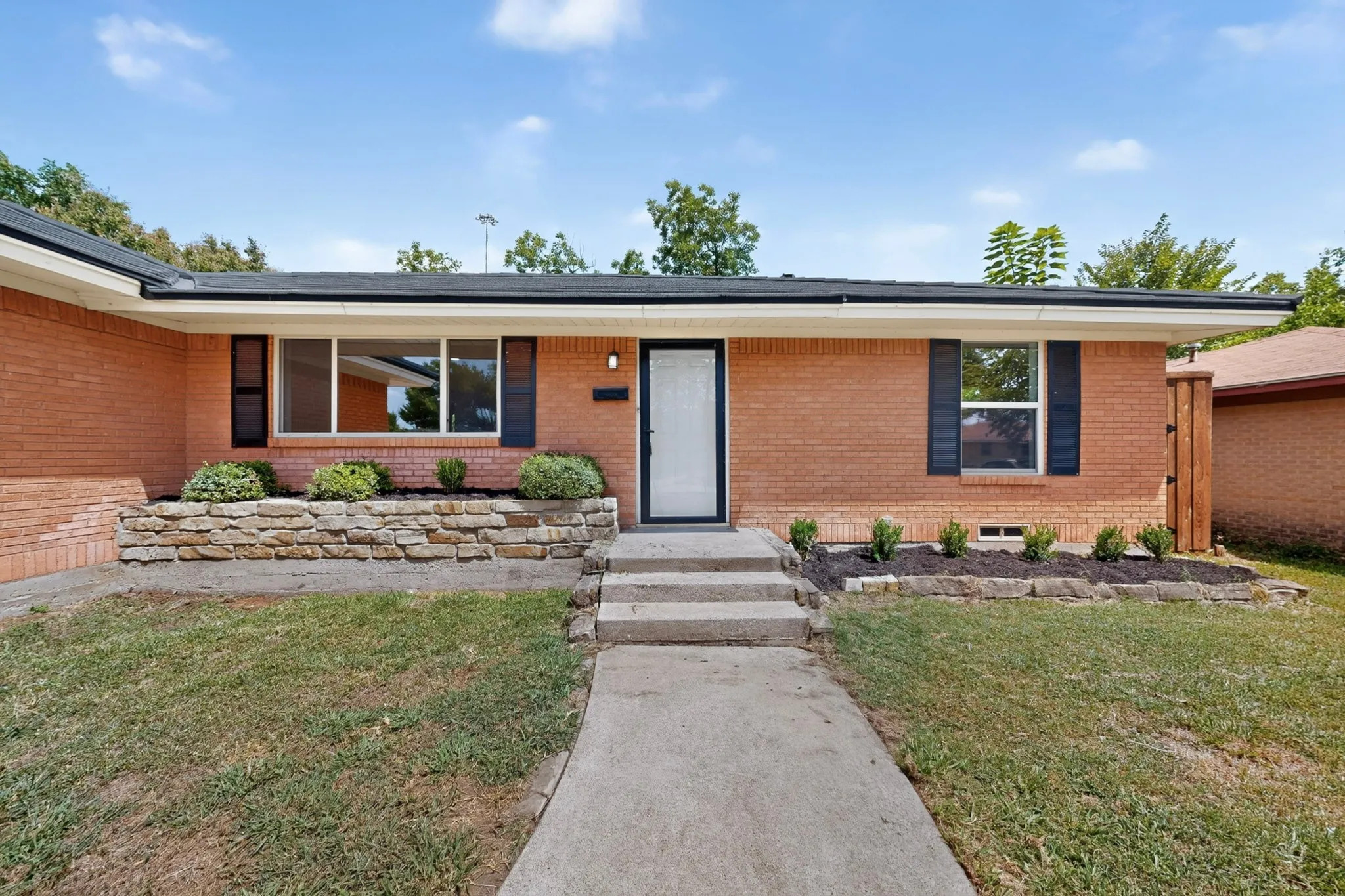 Single Family Residence For Rent in Dallas County , 416 Rustic Circle, Richardson, Texas 75080, 3 Bedroom, 2 Bathroom, 1 Garage spaces, 1,297 Sqft, built in 1955, mls#21398362, Real Estate Agent in Richardson, Homes For Rent in Dallas county, Homes For Rent in Richardson, Realtor in Richardson Texas, Real Estate Brokerage Independent Realty Texas, Luminita Cordes Realtor