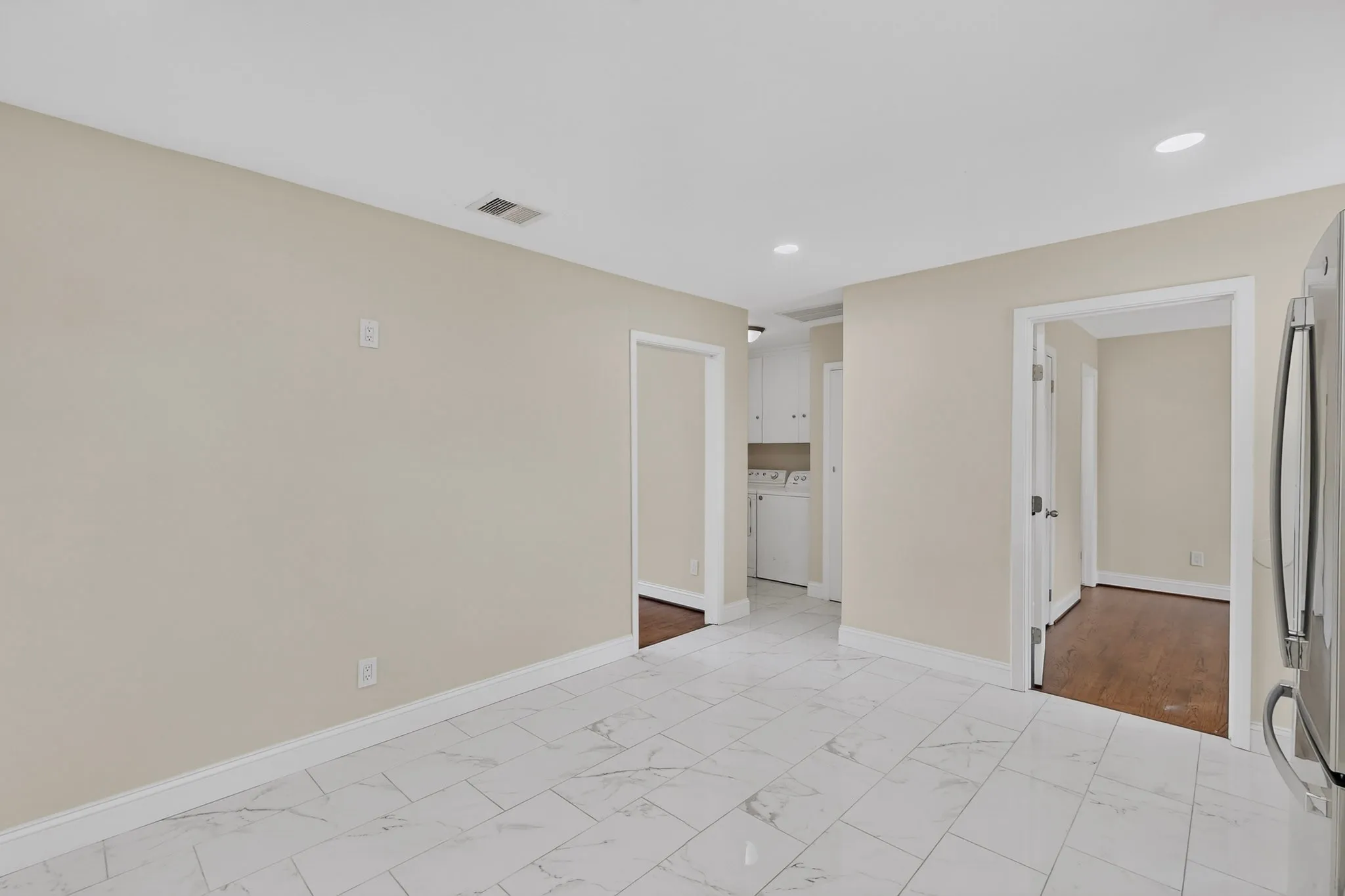 Single Family Residence For Rent in Dallas County , 416 Rustic Circle, Richardson, Texas 75080, 3 Bedroom, 2 Bathroom, 1 Garage spaces, 1,297 Sqft, built in 1955, mls#21398362, Real Estate Agent in Richardson, Homes For Rent in Dallas county, Homes For Rent in Richardson, Realtor in Richardson Texas, Real Estate Brokerage Independent Realty Texas, Luminita Cordes Realtor